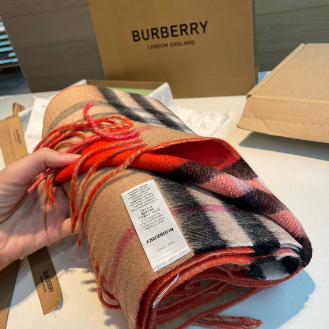 免代购Burberry重磅极品贸易公司订单货️超级流弊品质绝了被QC“潜规则”的Burberry限量披肩