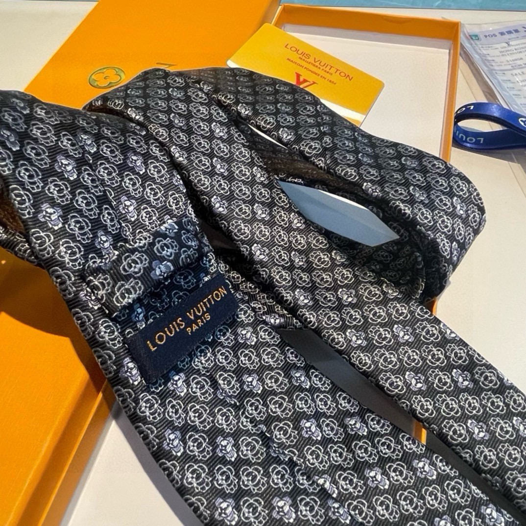 Louis Vuitton Damier Pattern Silk Tie, Luxury Jacquard Necktie for Men 6 i1732978390 6662 5