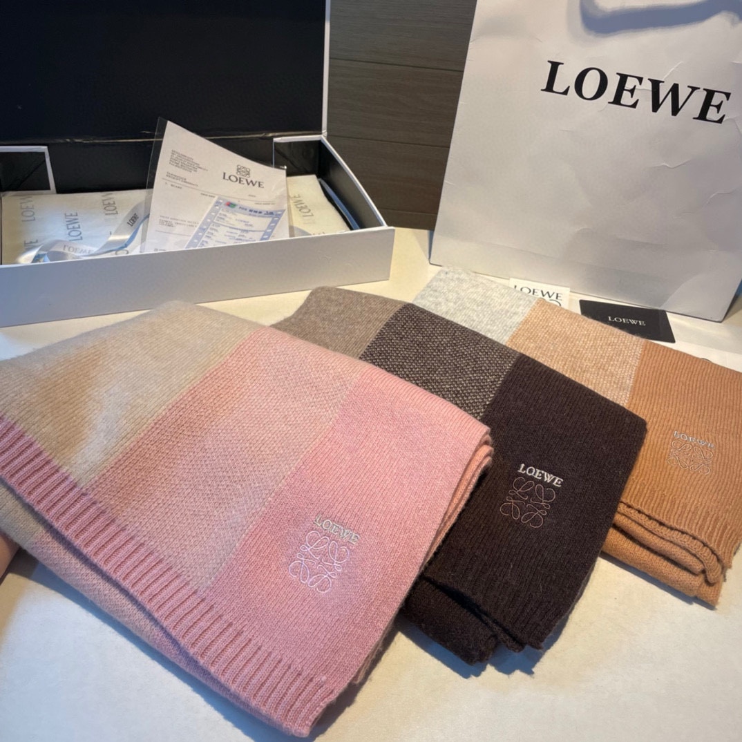 LOEWE原单️重磅推荐️新款针织围巾男女同款️低调的奢侈感️极品柔美精英高手级别的时髦感围巾️这款罗意