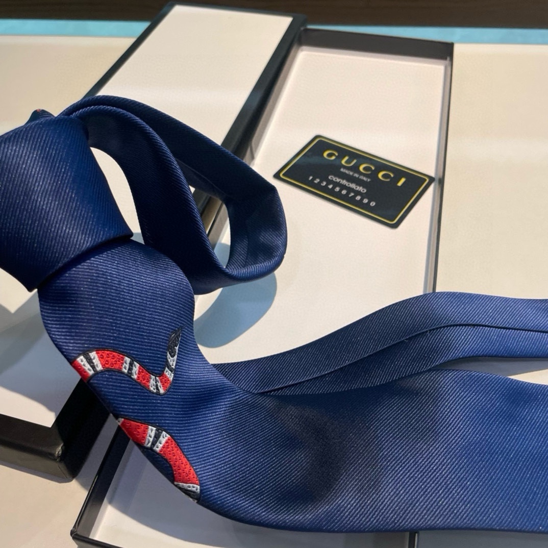 Gucci Men's Navy Blue Silk Tie with Snake Embroidery - Elegant and Stylish 9 i1733413482 2980 6