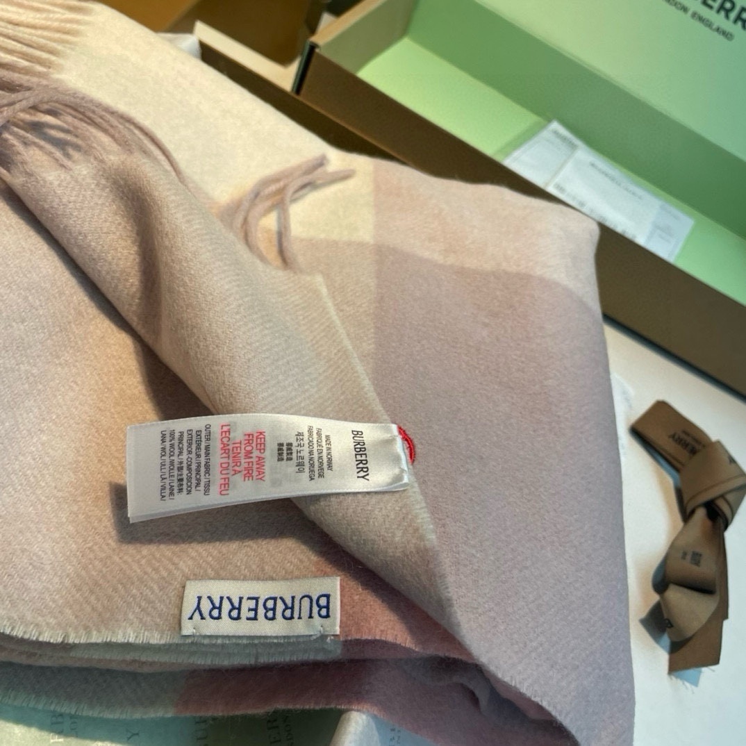 Burberry巴宝莉️大B家新品围巾披肩磅重来了️bur原单殿堂皇级室最新款️专在柜售16000+人必