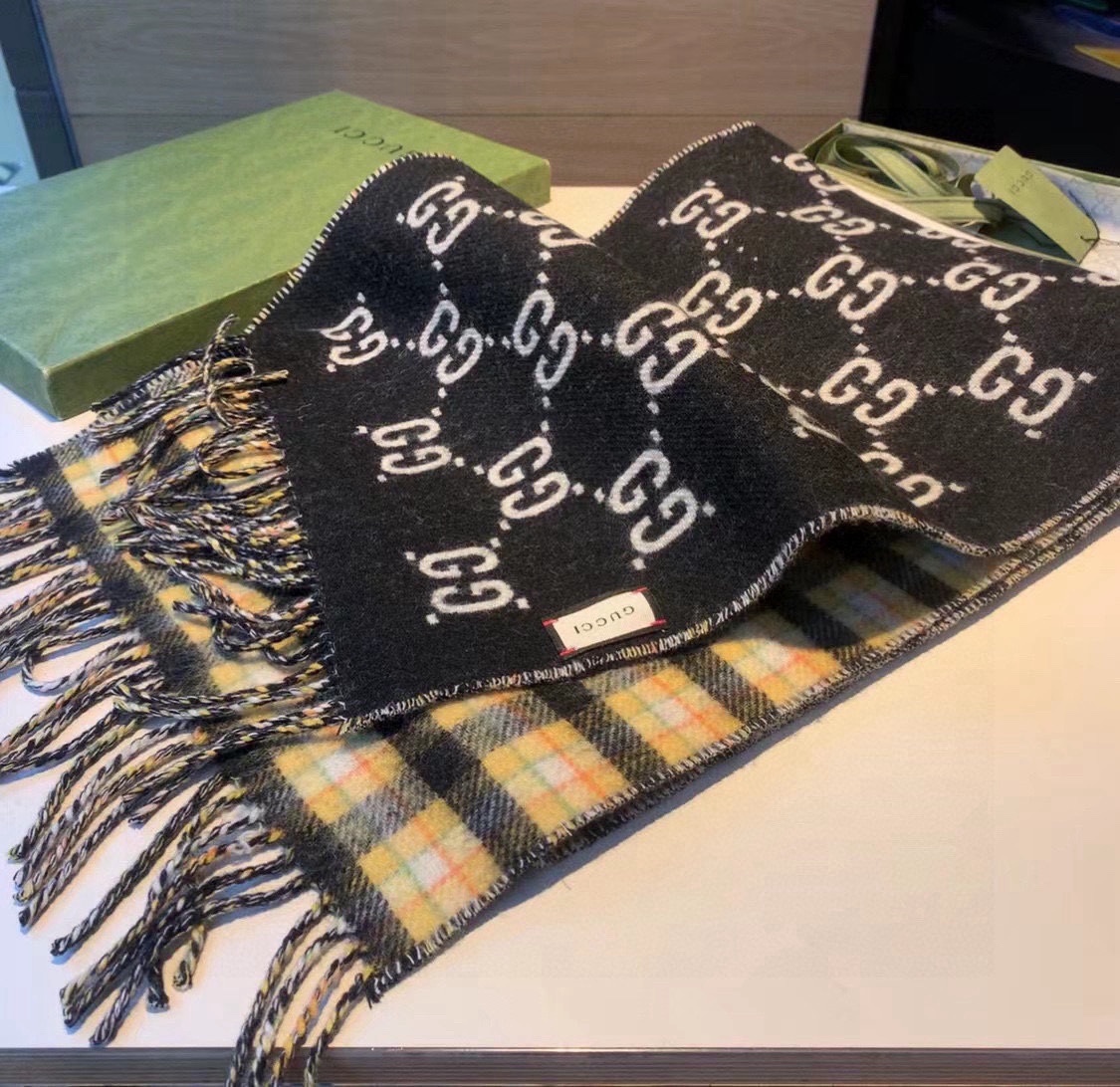 Gucci古奇经典羊绒围巾来个硬货.麻溜的安排上.纯正出口原订单已经交货一批其中一批刚过海关直蹦英国.最