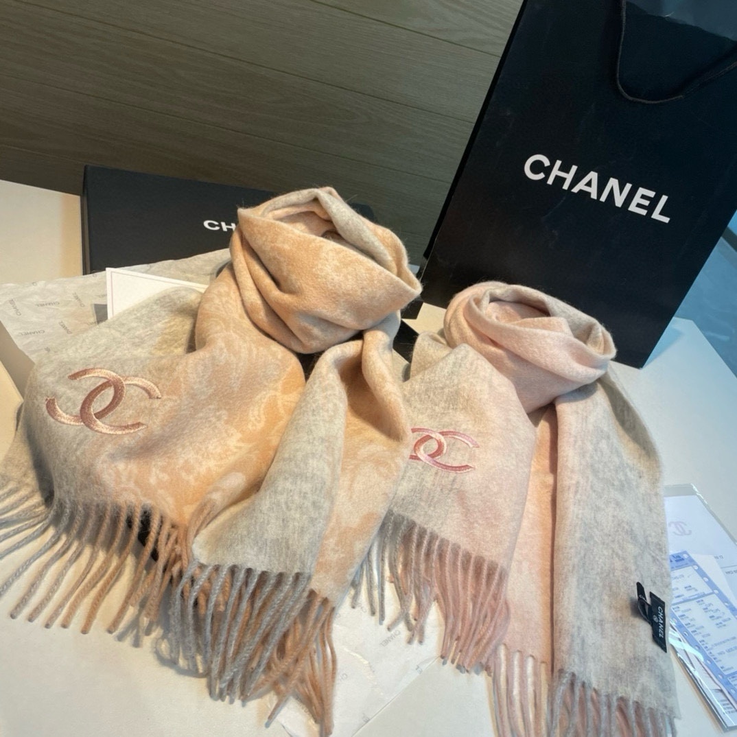 混绒版不扎脖CHANEL香奈儿喜欢有颜值高质量的亲可入手名媛单品无论怎么搭配都是满满的气质感100%极品