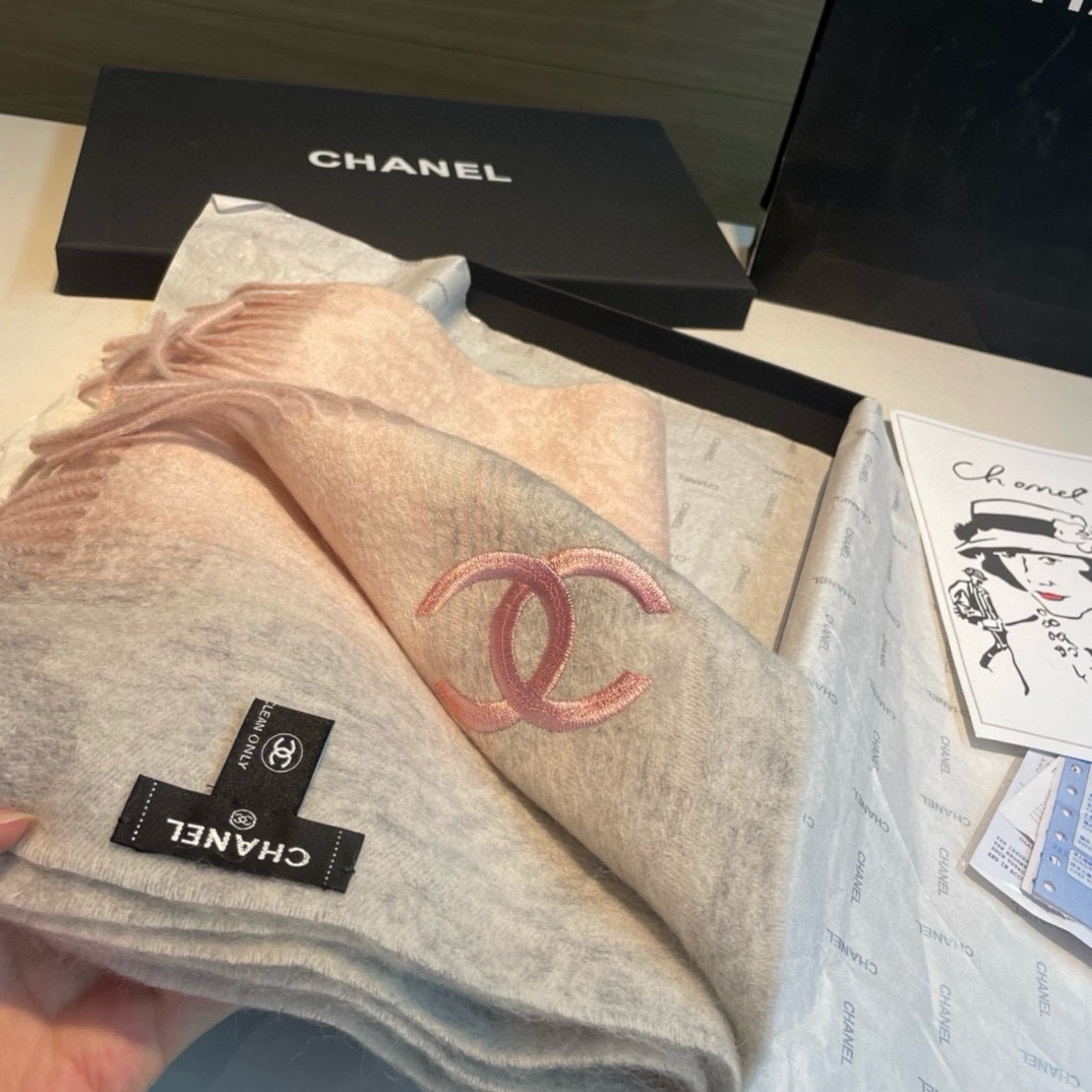 混绒版不扎脖CHANEL香奈儿喜欢有颜值高质量的亲可入手名媛单品无论怎么搭配都是满满的气质感100%极品
