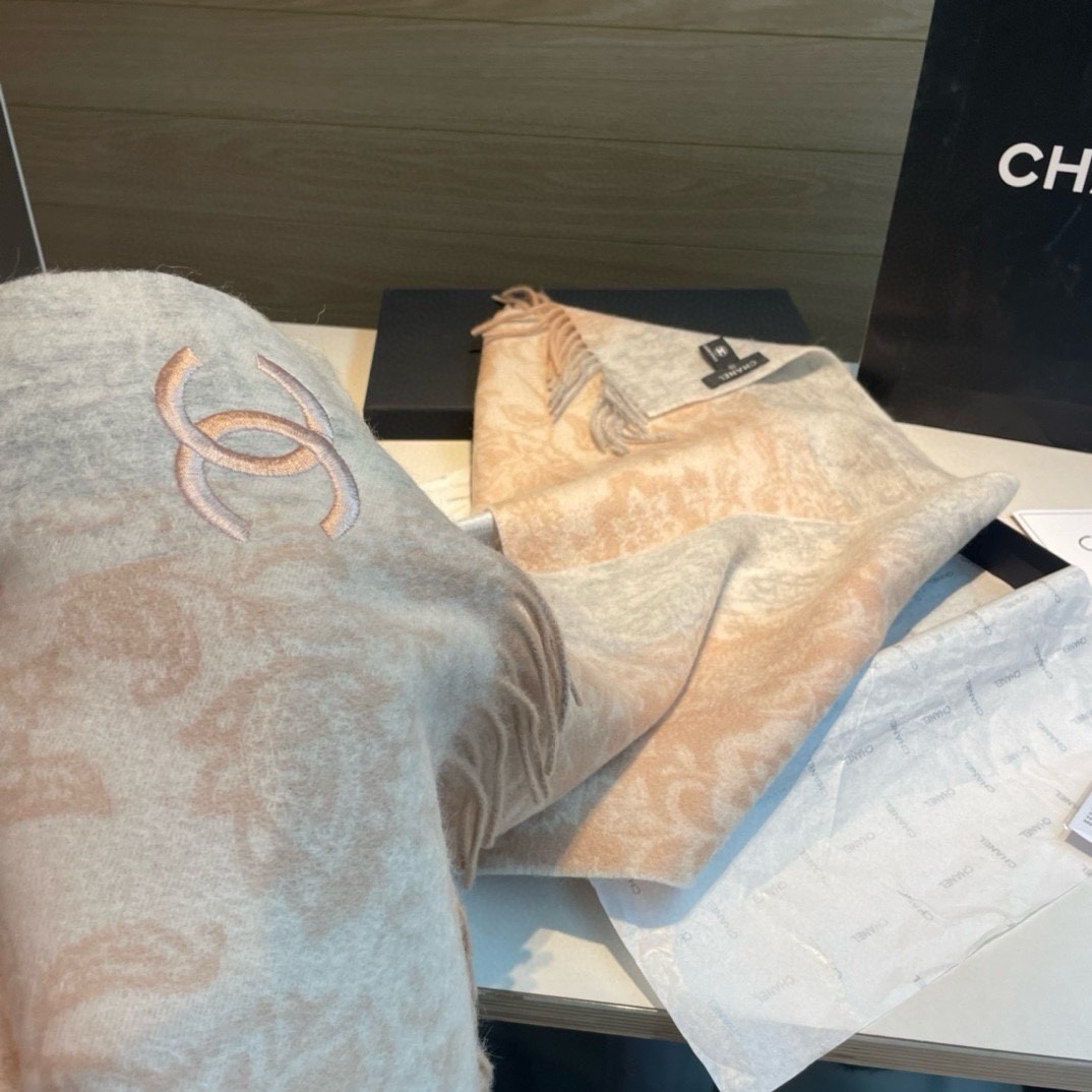 混绒版不扎脖CHANEL香奈儿喜欢有颜值高质量的亲可入手名媛单品无论怎么搭配都是满满的气质感100%极品