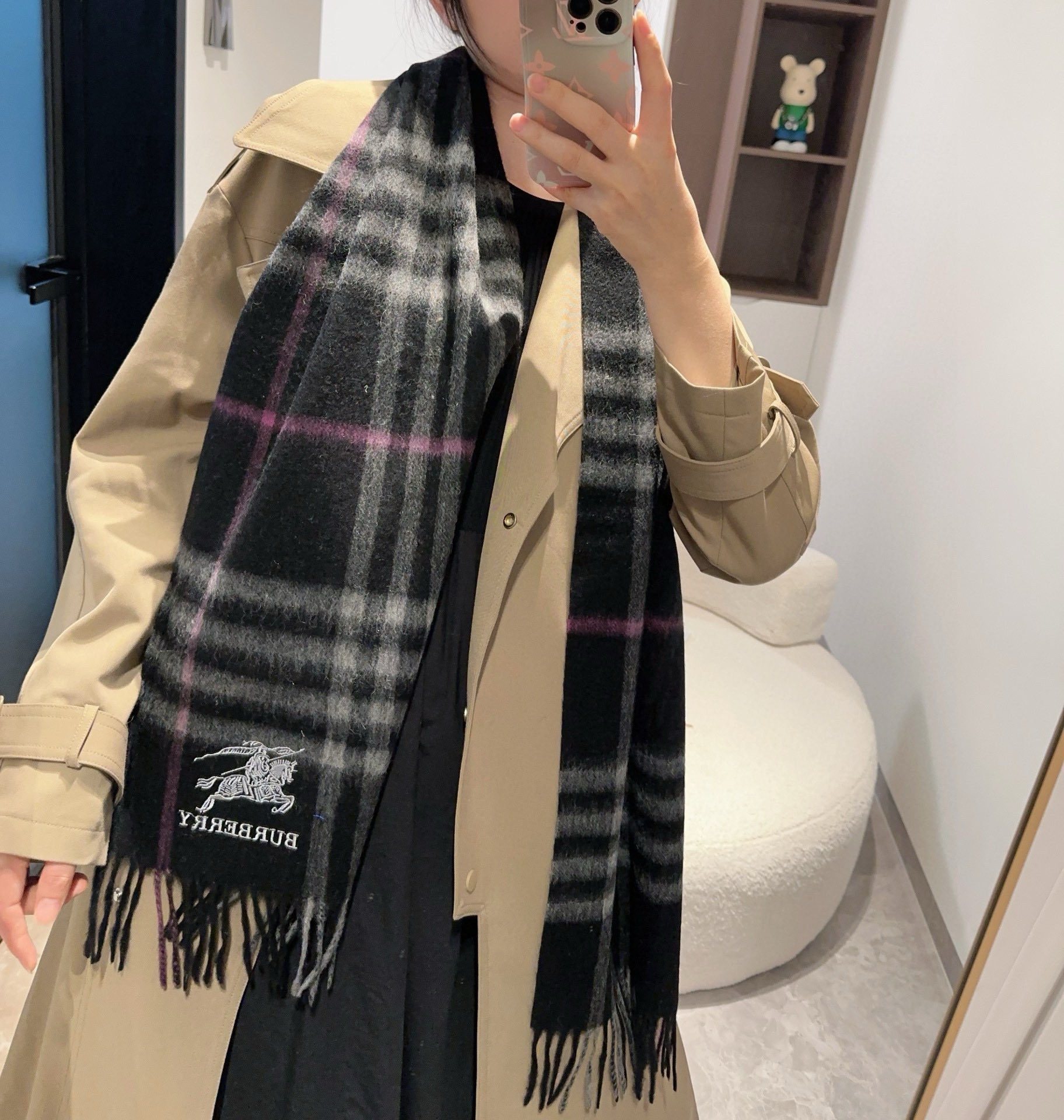 Burberry巴宝莉格子围巾️好看的要疯掉了太有型太有魅力了️️非常斯文时尚的秋冬单品!真的很喜欢非常