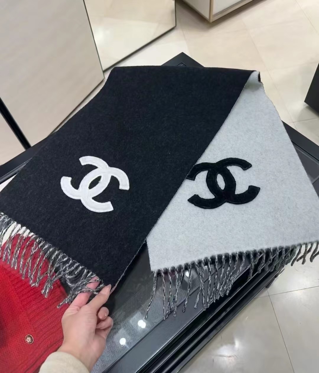 年前最后的尾巴香24k热乎乎的来了!真香必入款!!!直跺脚地喜欢!高级又带点时髦的趣味!!老友必收!当之