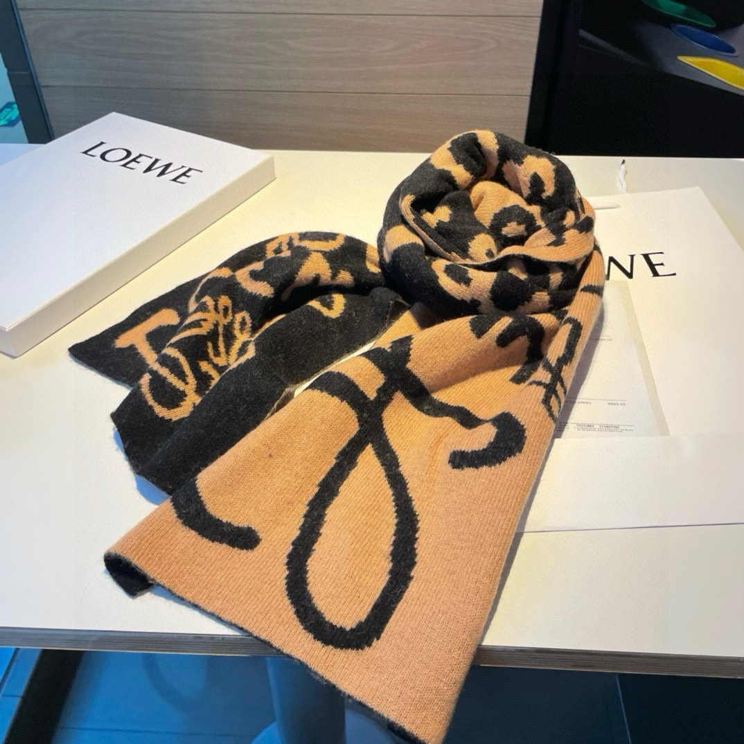 Loewe原单!重磅推荐!2022新款针织围巾!低调的奢侈感极品柔美精英高手级别的时髦感围巾!这款loe
