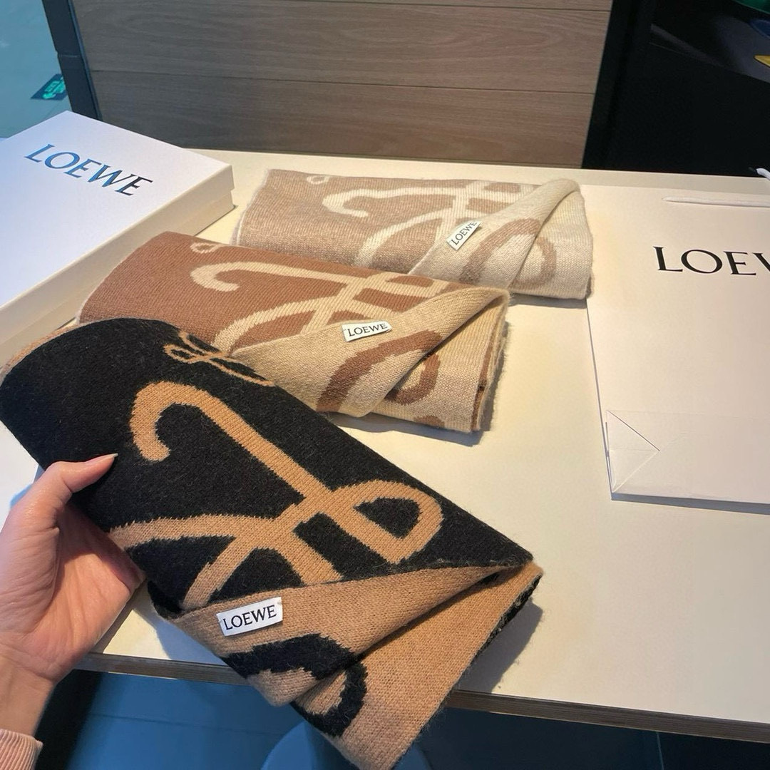 Loewe原单!重磅推荐!2022新款针织围巾!低调的奢侈感极品柔美精英高手级别的时髦感围巾!这款loe
