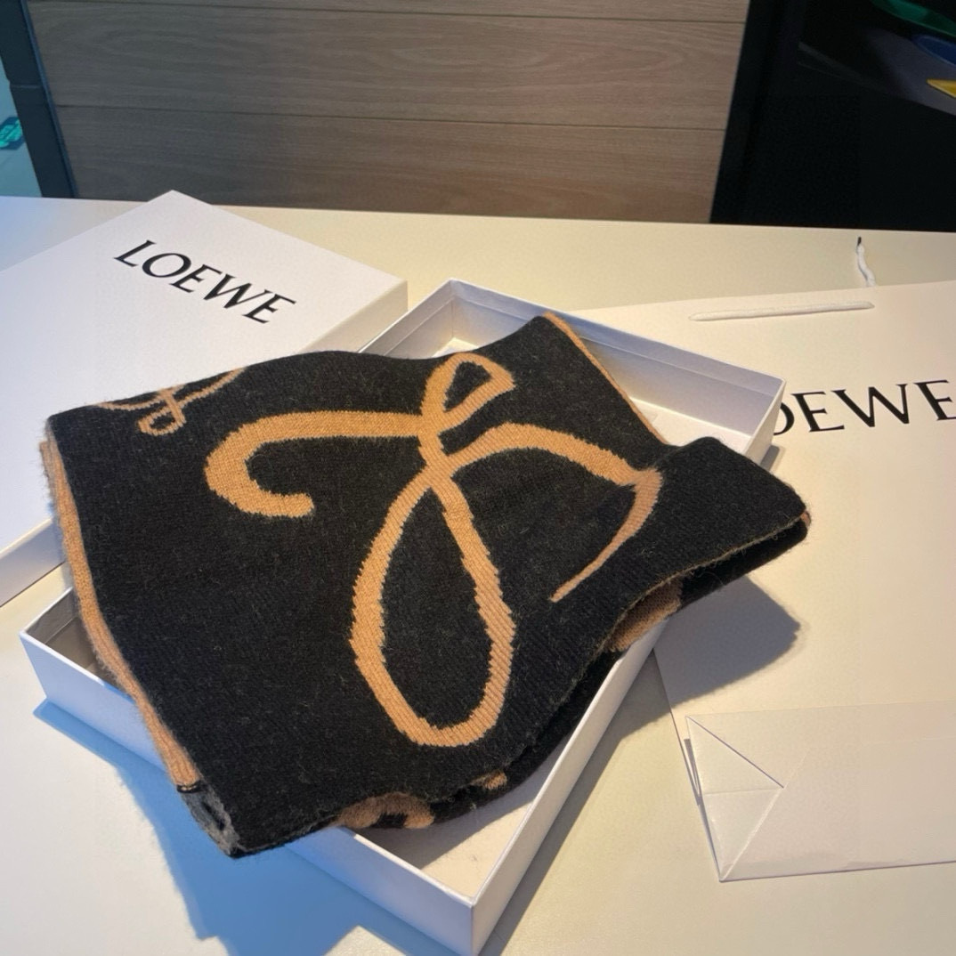 Loewe原单!重磅推荐!2022新款针织围巾!低调的奢侈感极品柔美精英高手级别的时髦感围巾!这款loe