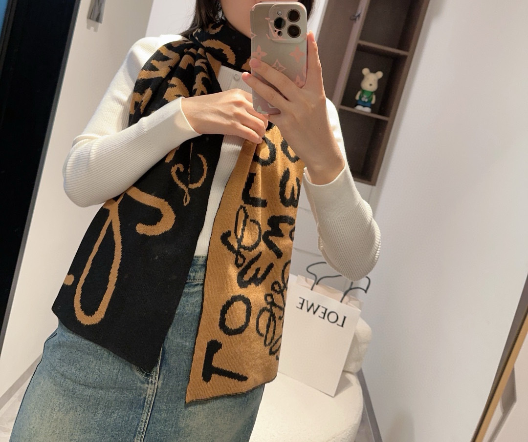 Loewe原单!重磅推荐!2022新款针织围巾!低调的奢侈感极品柔美精英高手级别的时髦感围巾!这款loe