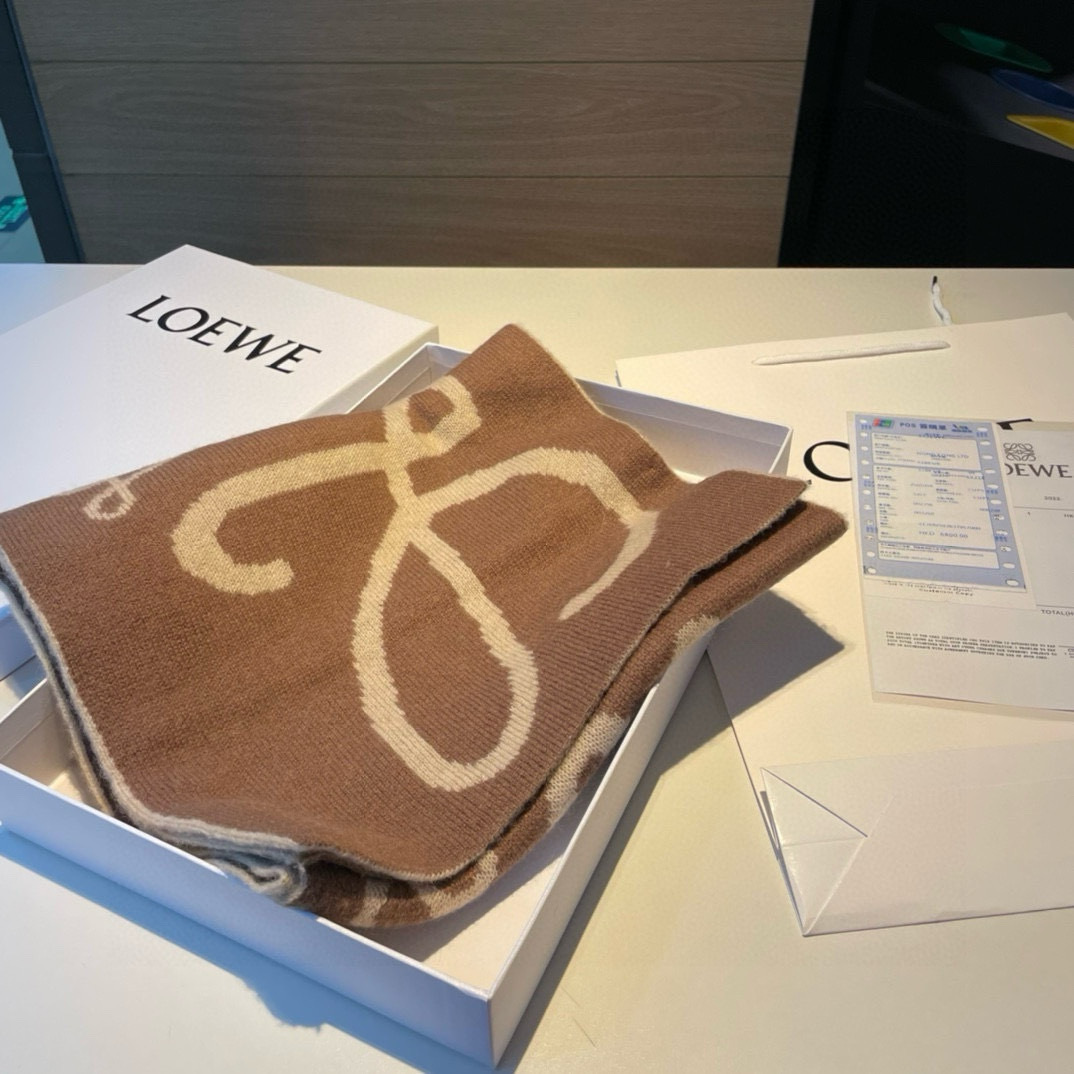 Loewe原单!重磅推荐!2022新款针织围巾!低调的奢侈感极品柔美精英高手级别的时髦感围巾!这款loe