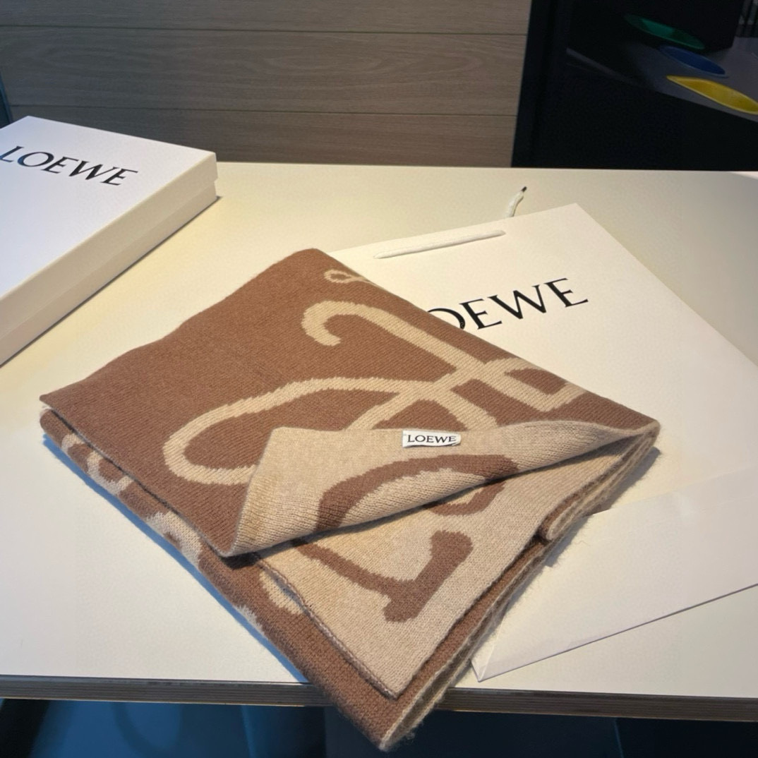 Loewe原单!重磅推荐!2022新款针织围巾!低调的奢侈感极品柔美精英高手级别的时髦感围巾!这款loe