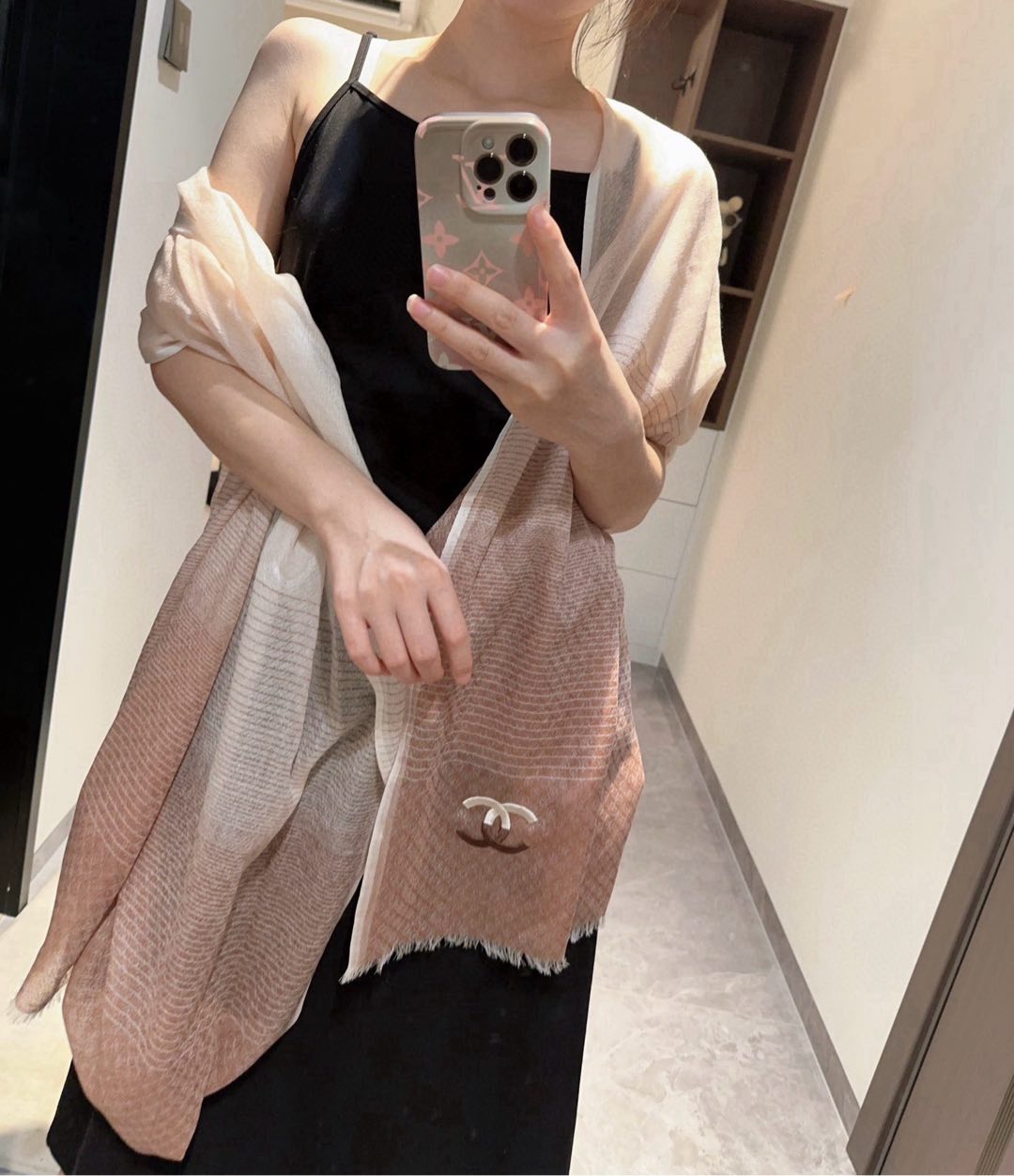 年香奈儿极品原单渐变色[玫瑰]非常温柔美丽的配色！高尖端产物️重磅呈现绝无仅有史无前例100%纯山羊绒暗