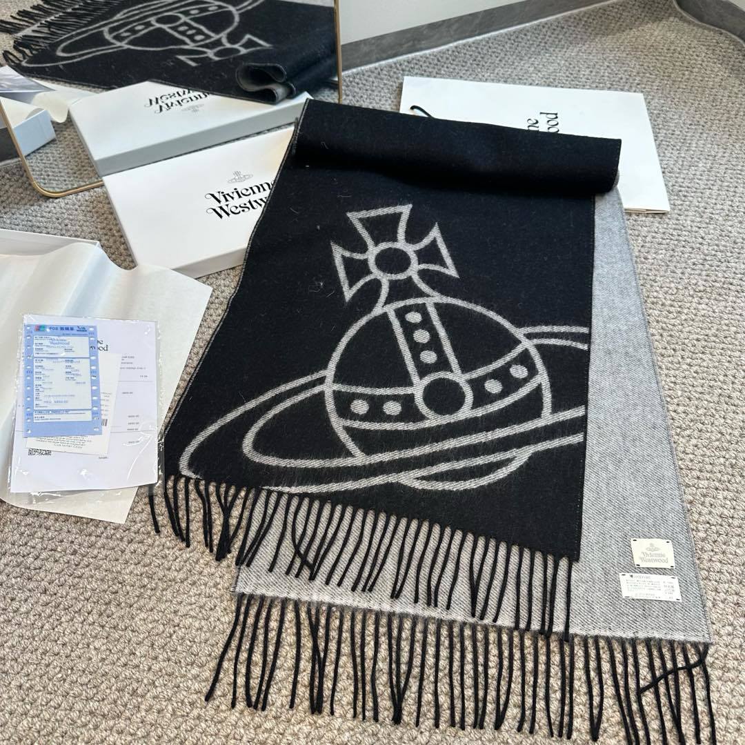 英国朋克教母“西太后VivienneWestwood”最爱的土星从精神上VivenneWestwood才