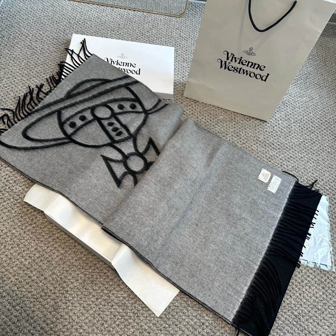 英国朋克教母“西太后VivienneWestwood”最爱的土星从精神上VivenneWestwood才