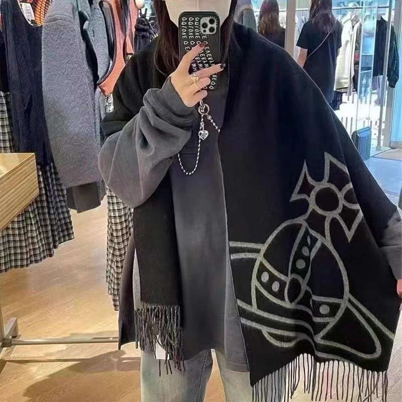 英国朋克教母“西太后VivienneWestwood”最爱的土星从精神上VivenneWestwood才