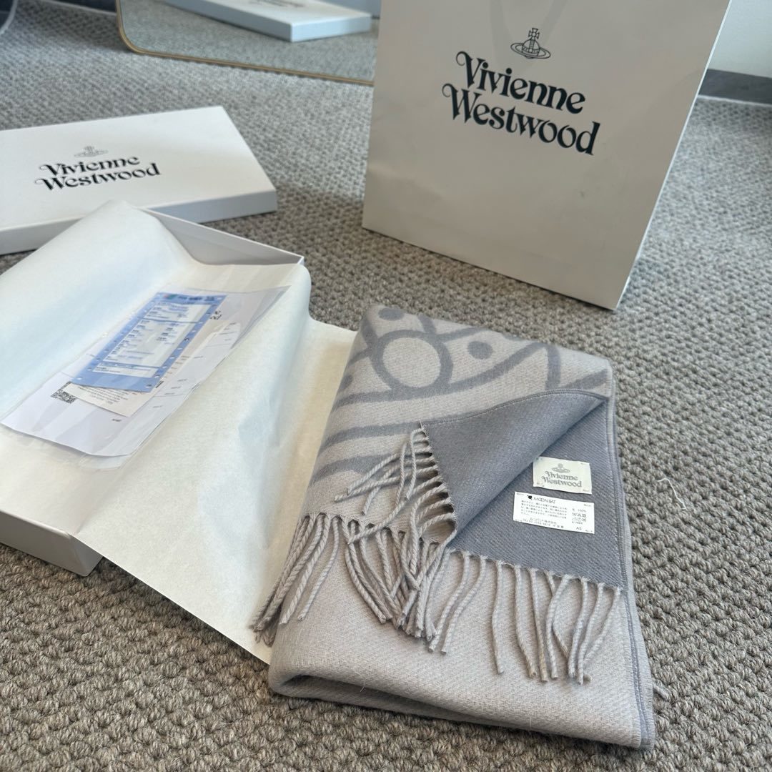 英国朋克教母“西太后VivienneWestwood”最爱的土星从精神上VivenneWestwood才