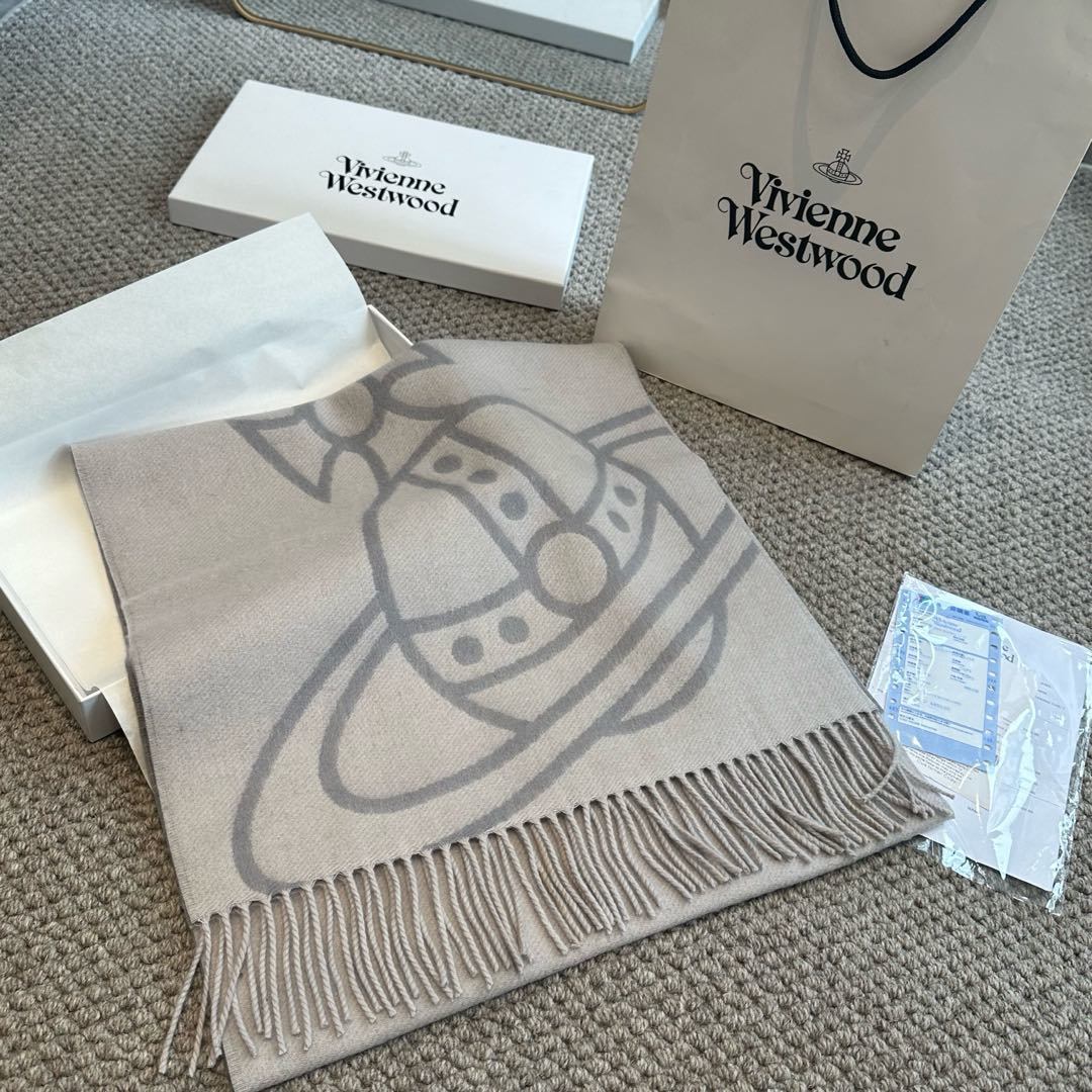 英国朋克教母“西太后VivienneWestwood”最爱的土星从精神上VivenneWestwood才