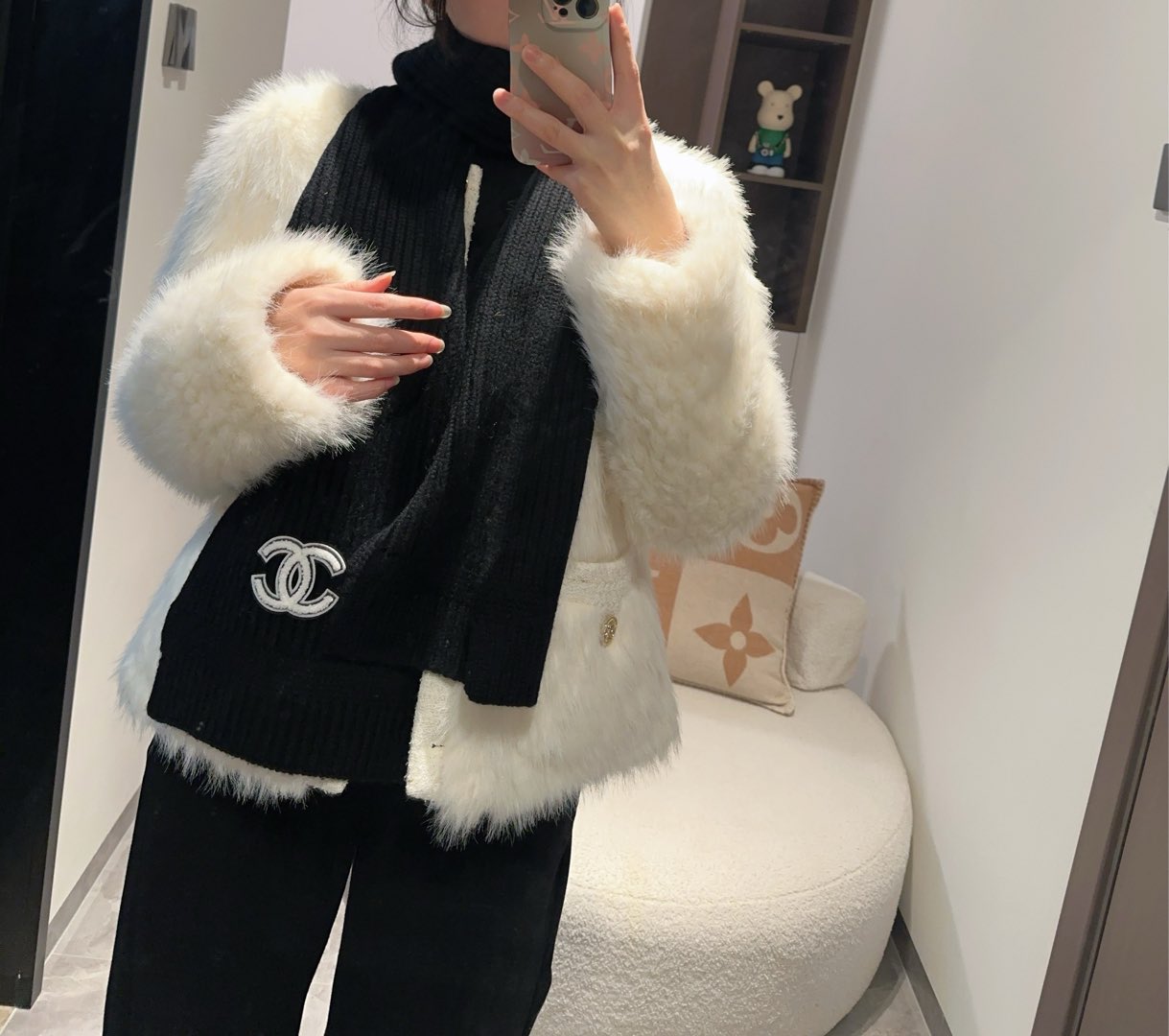 香奈儿专柜新款小香针织长巾美翻了[流泪]御用殿堂级极品️新款专柜在售进口纯羊绒时尚镶边针织毛线围巾披肩美