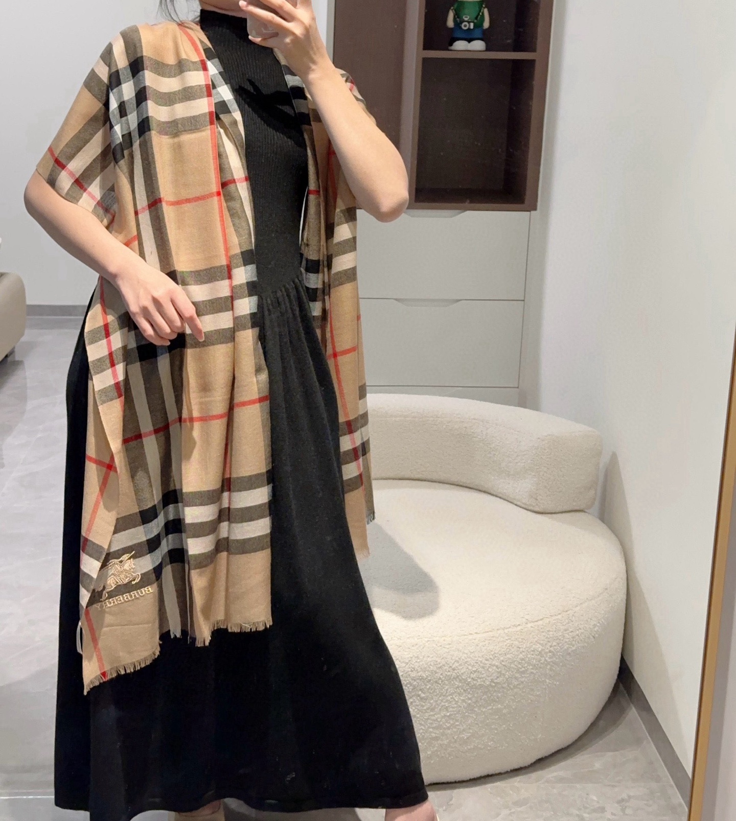 NO:189005,[British check] Burberry palace-level imperially recommended orders for export to the UK!  The latest classic blend series. It's too time to come. It's very suitable for autumn and winter. Soft, smooth, thin, and clear lines are excellent cashmere raw materials. It feels soft and smooth and skin-friendly. You can use your hands to get faster. Cashmere, 70*220cm high-version scarf, high-version scarf, burberry19860909【英伦格纹】burberry殿堂级御用推荐出口英国的订单！最新经典混纺系列.来的太是时候了非常适合秋冬,柔软顺滑微薄正好纹路清晰面料是极好的羊绒原料.触感柔软顺滑,亲肤到极致.你们且手快一点.再快一点山羊绒,70*220cm高版本围巾,高版本围巾,burberry,scarf