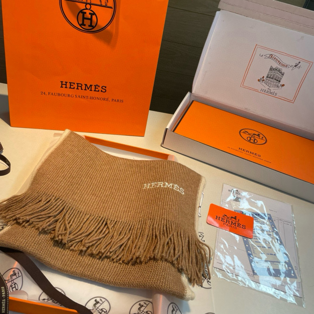  百分百羊绒 Hermes（爱马仕）同步专柜，高端羊绒针织围巾！】可正式，可随意，非常Classical