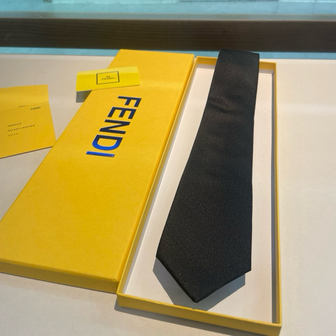 “Male Fendi Explosive FF-Letter Silk Tie: Exquisite Craftsmanship and Style” - 图片 2