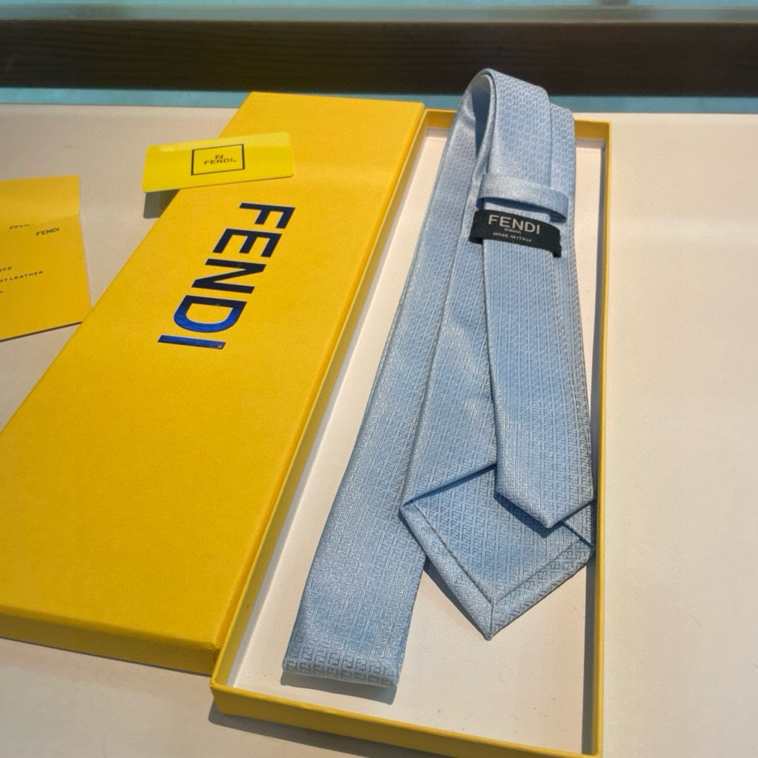“Male Fendi Explosive Tie: Iconic FF-Letter Silk Craftsmanship for Elegant Men” - 图片 3