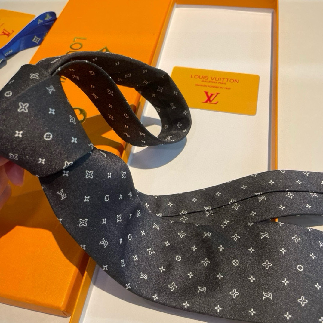 Luxurious LV Damier Silk Collection Elevates Men’s Style with Elegance. - 图片 8