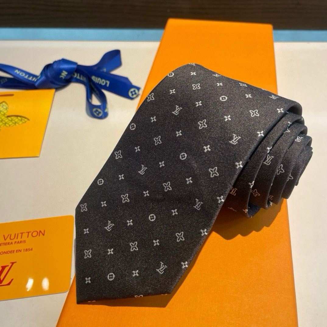 Luxurious LV Damier Silk Collection Elevates Men’s Style with Elegance. - 图片 7