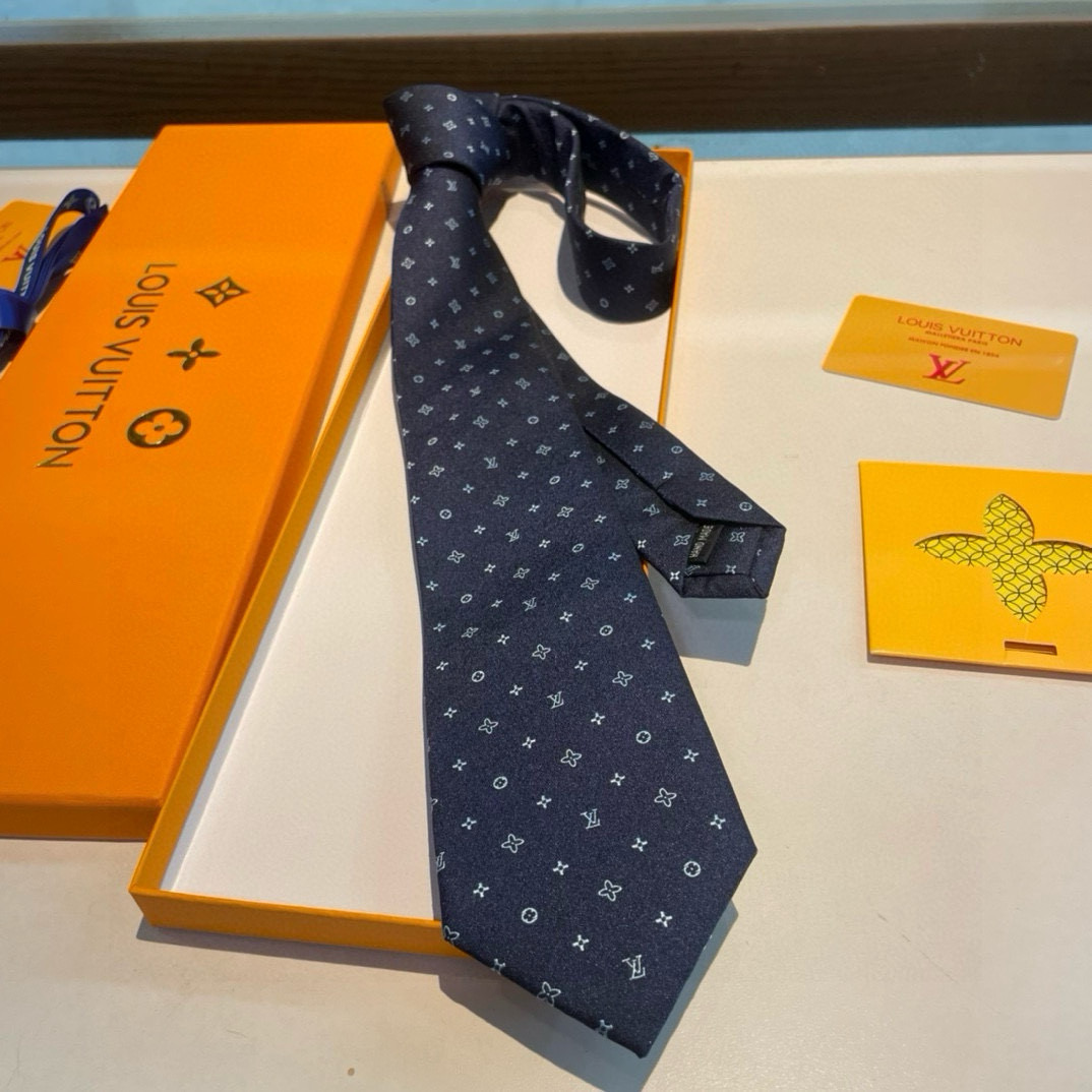 Luxurious LV Damier Pattern Silk Collection for Elegant Men’s Style - 图片 9