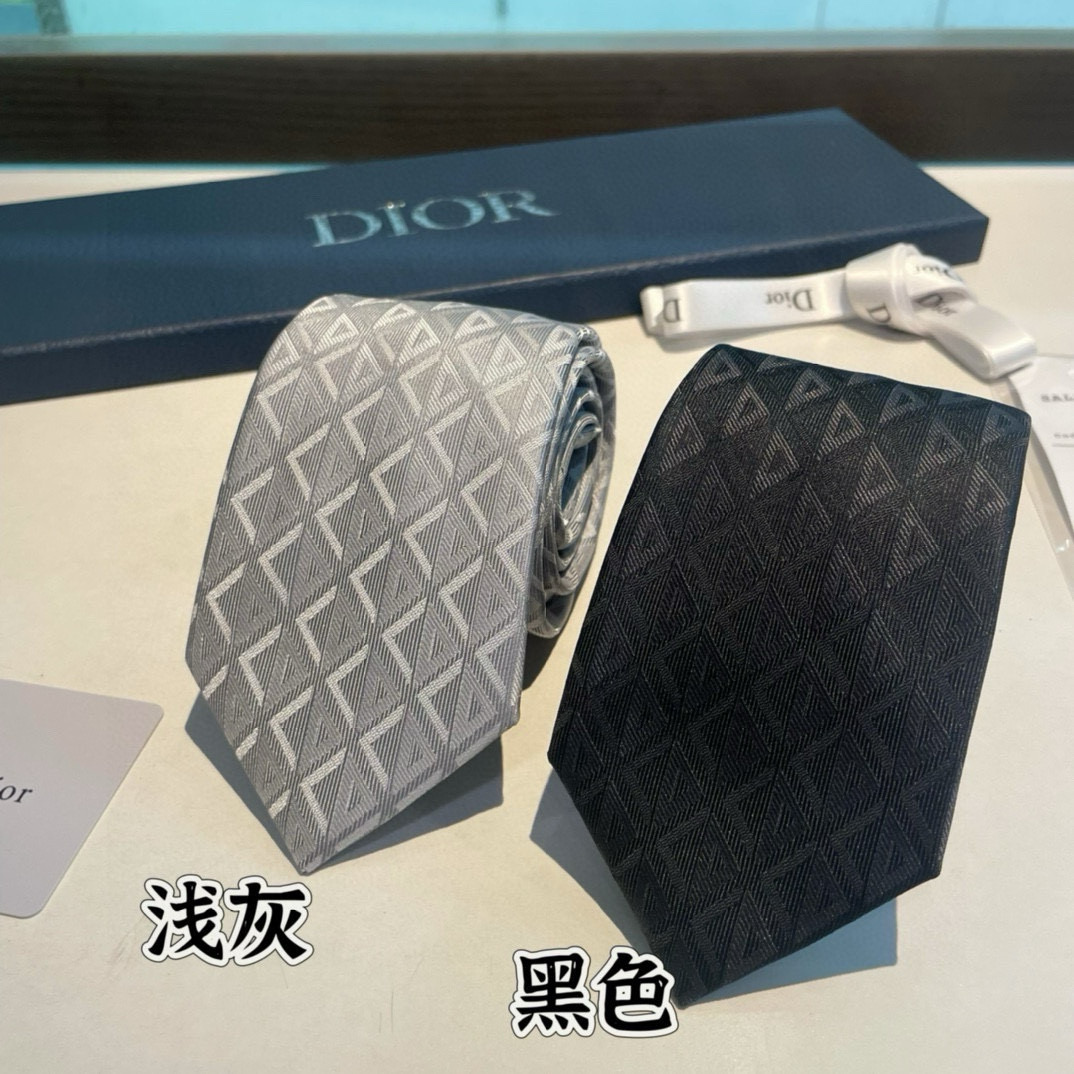 “Dior’s New Silk-Stolen Tie: Elegance and Personality in Style”