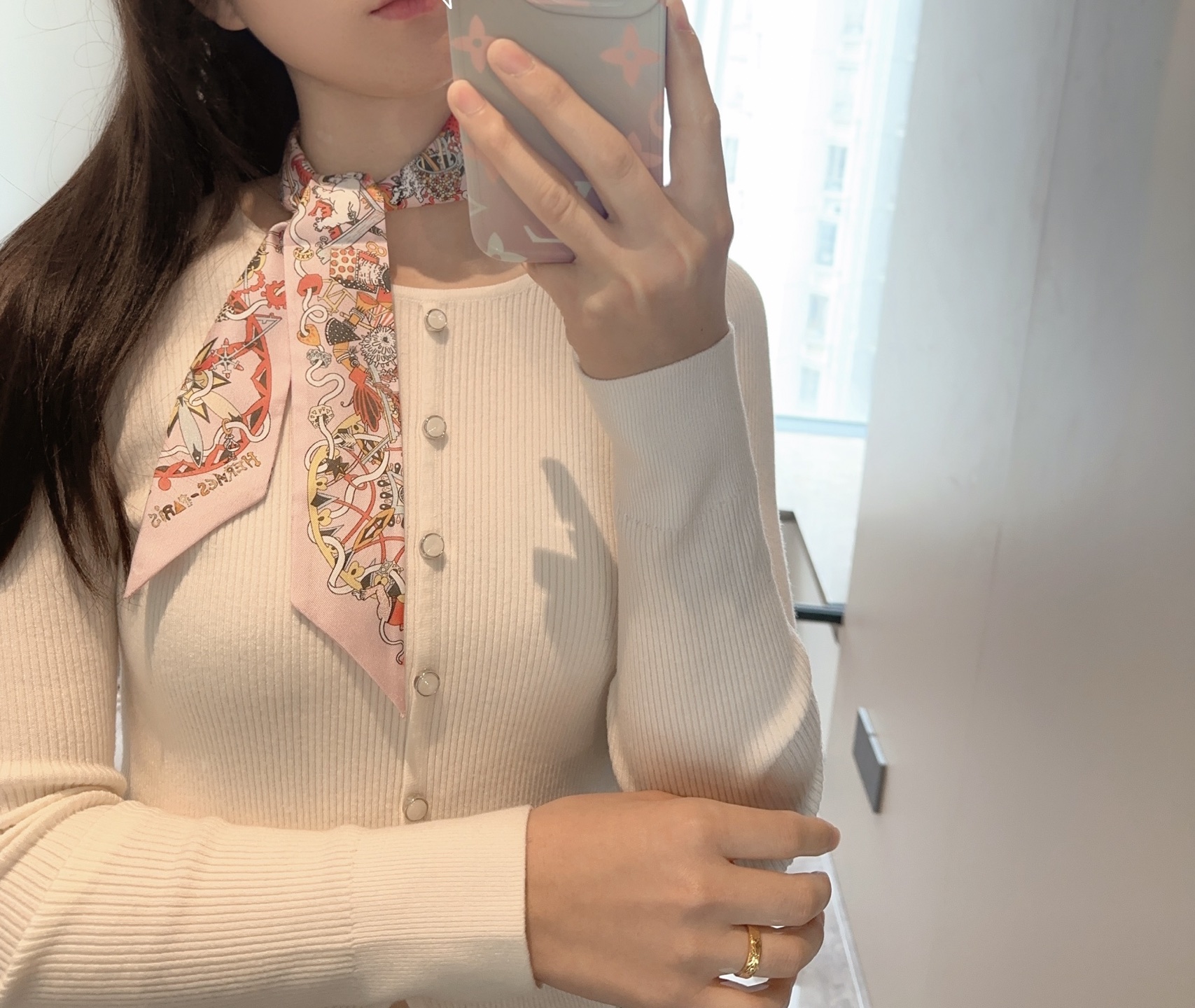 NO:306378,New, 18 Mmillion heavy twill silk ribbon, absolutely good product, genuine edition, counter synchronization Hermes new Twilly, top-grade twill silk, super fine print, very clear handwriting Specification 5X86cm, twill silk double-layer double-sided】Scarf streamer, streamer, hair tie, hermes, real silk19860909上新,18姆米重磅斜纹真丝飘带,绝对的好货,正品开版,专柜同步 爱马仕新款Twilly,顶级斜纹真丝打造 超精细的印花 字迹非常清晰 规格5X86cm,斜纹真丝双层双面】丝巾飘带,飘带，发束,hermes,real silk,accessory