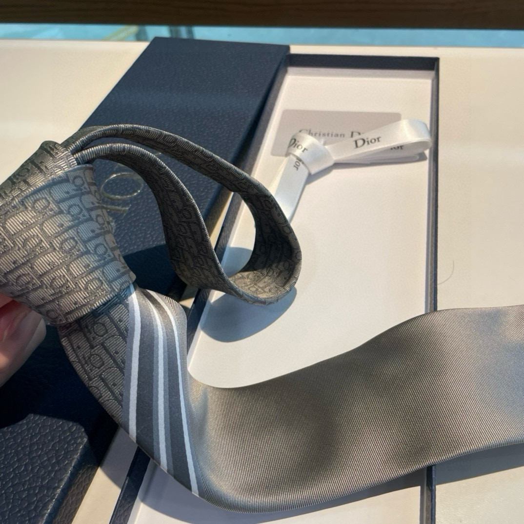 Dior’s New Men’s Tie Collection: Express Your Personality with Style - ๅพ็ 8