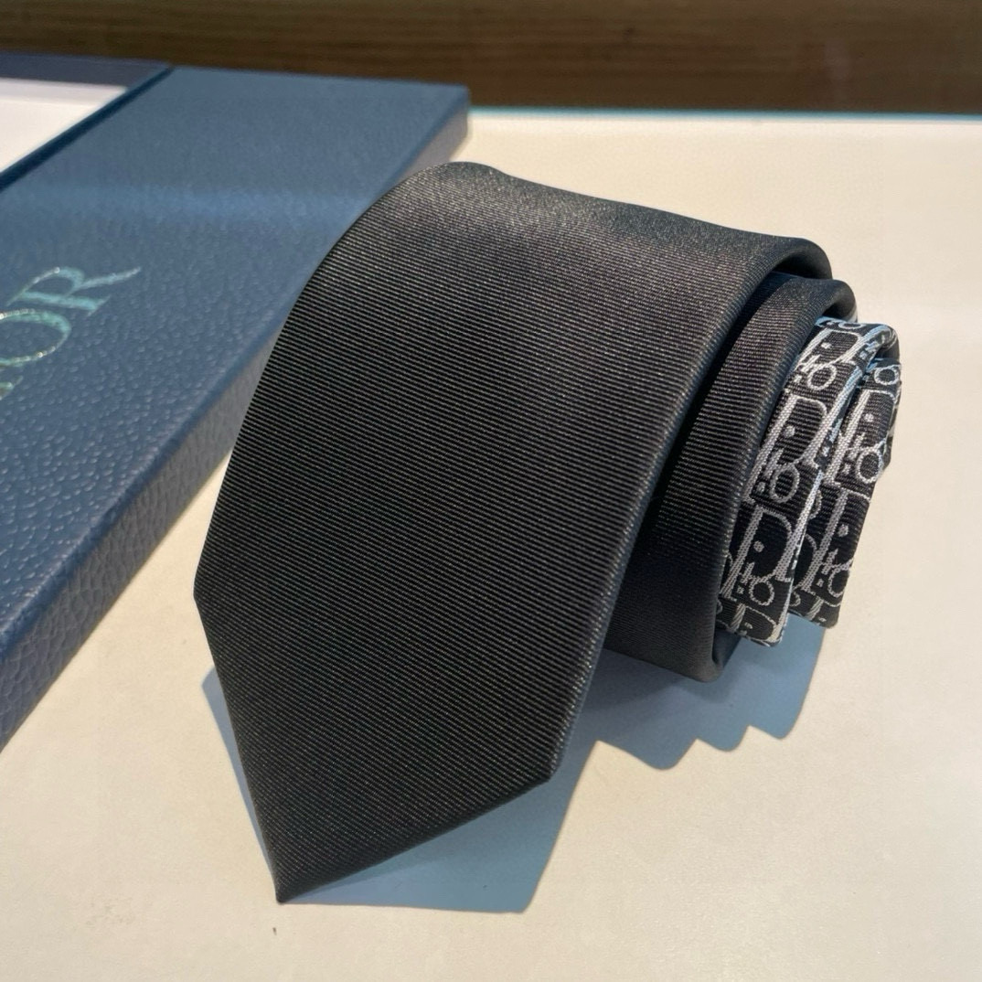 Dior’s New Men’s Tie Collection: 100% Hands-On Personality Showcase - 图片 9