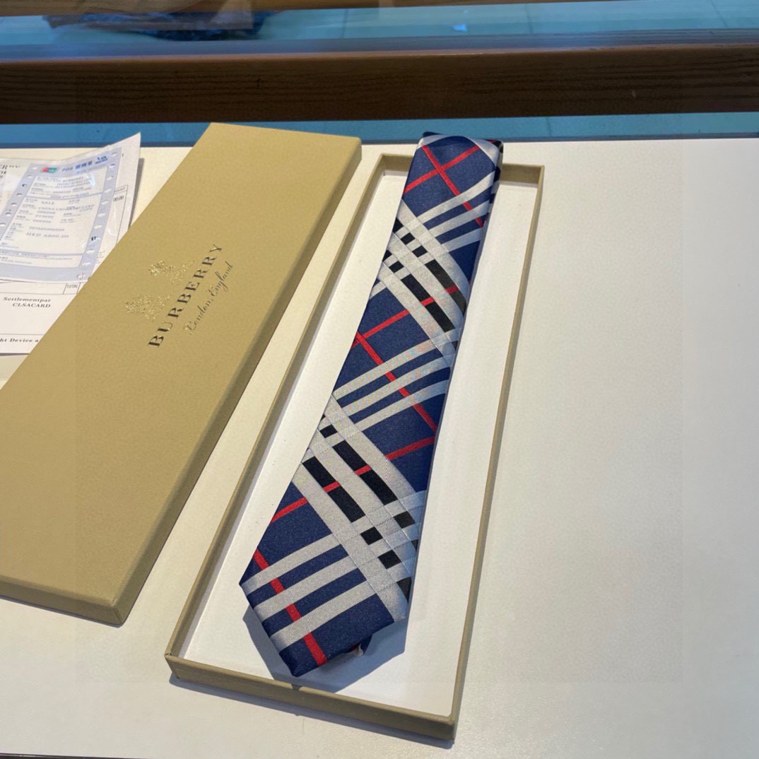 特价 👏B家专柜同步领带出货啦‼️‼️ 巴宝莉男士👔👔，稀有😻😻展现精湛手工与时尚优雅的理想选择，以最经
