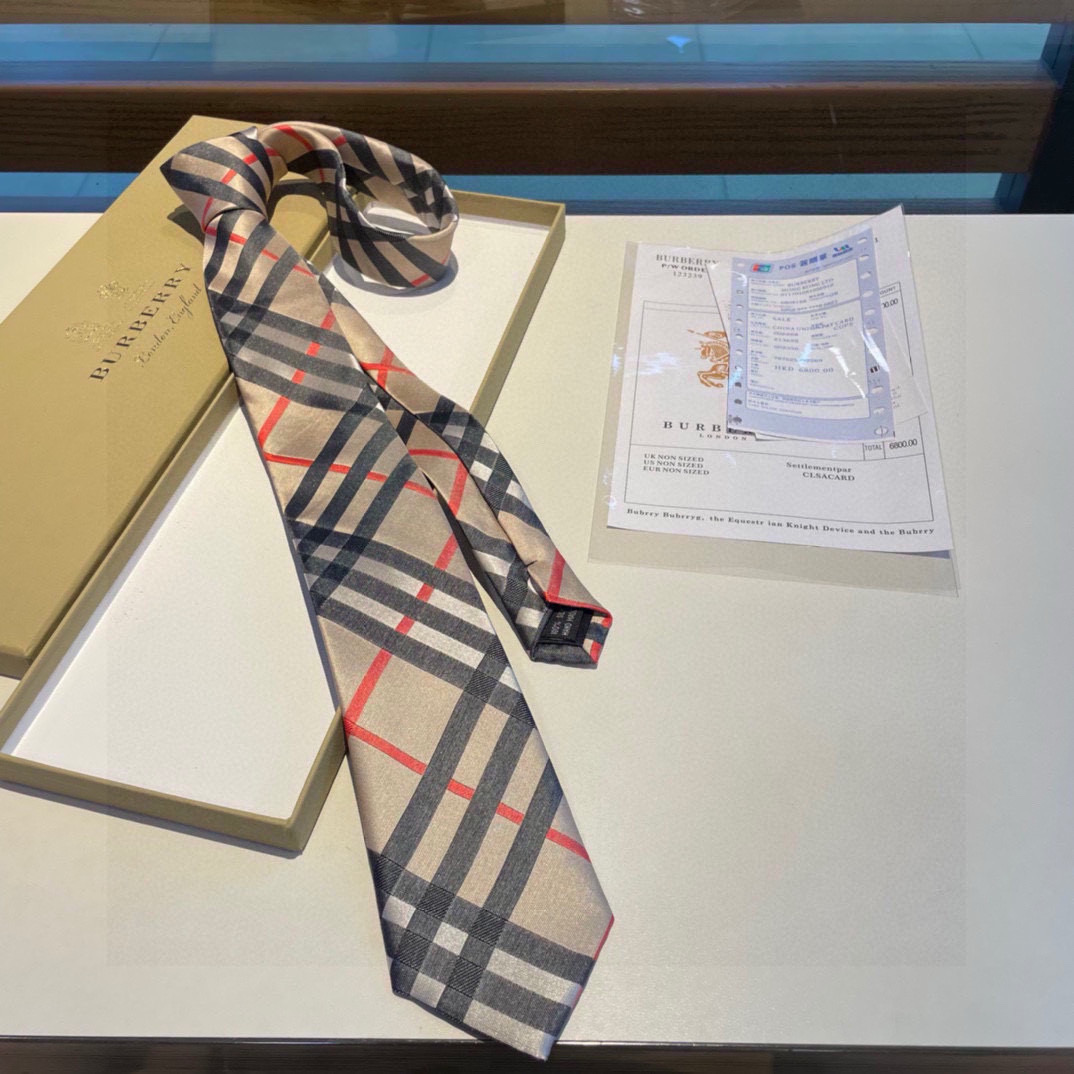 特价 👏B家专柜同步领带出货啦‼️‼️ 巴宝莉男士👔👔，稀有😻😻展现精湛手工与时尚优雅的理想选择，以最经