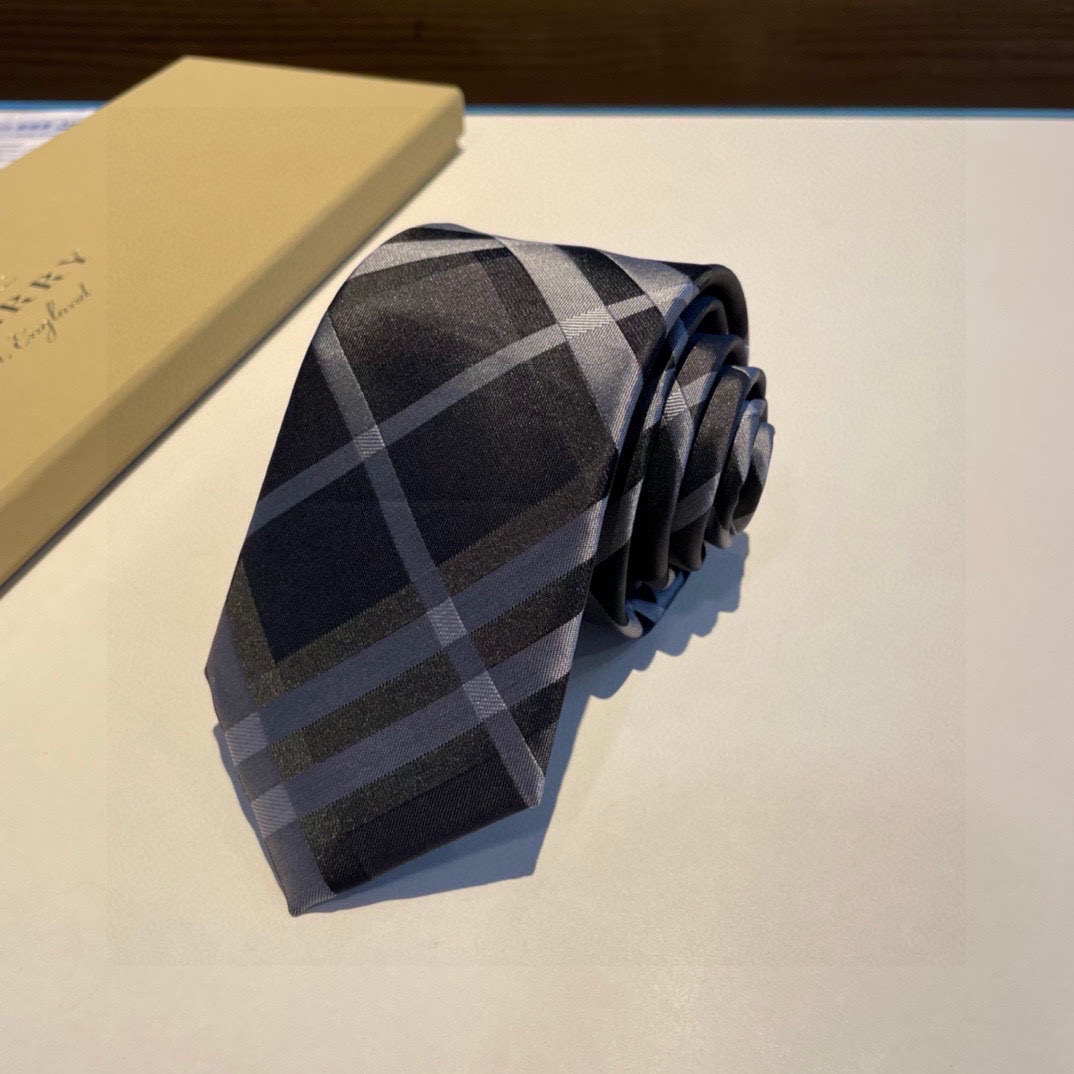 特价 👏B家专柜同步领带出货啦‼️‼️ 巴宝莉男士👔👔，稀有😻😻展现精湛手工与时尚优雅的理想选择，以最经