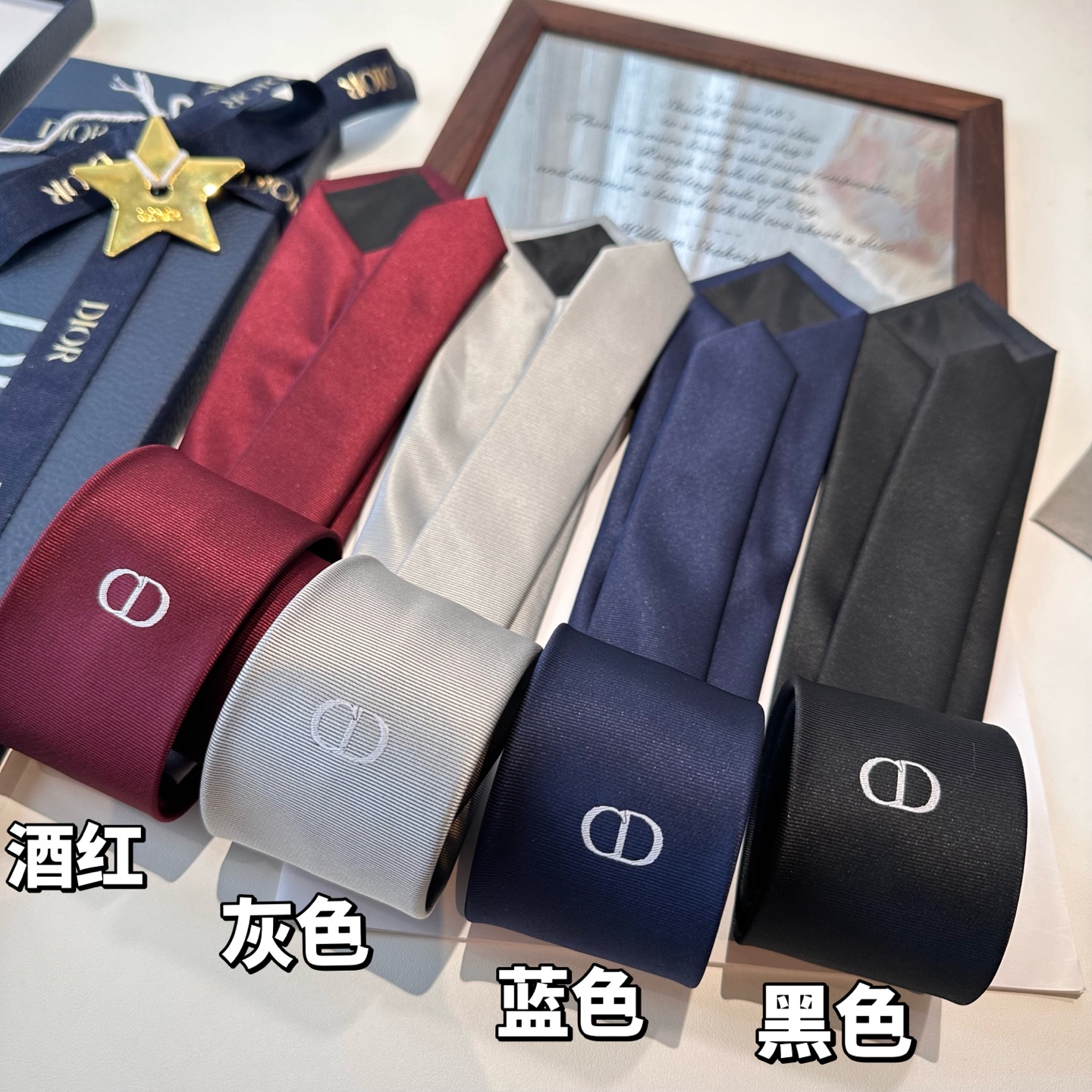 特价特 爆款到👏👏Do家新款领带  👔👔Dior男士【D家简约logo系列领带】，稀有😻😻展现精湛手工与