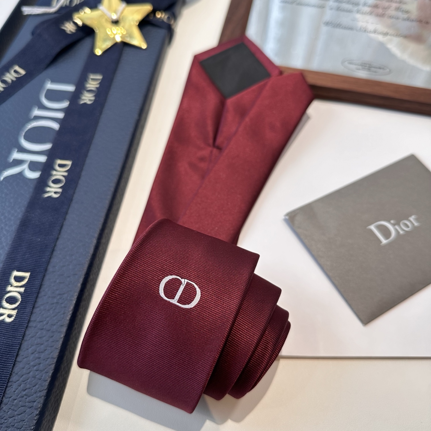 特价特 爆款到👏👏Do家新款领带  👔👔Dior男士【D家简约logo系列领带】，稀有😻😻展现精湛手工与