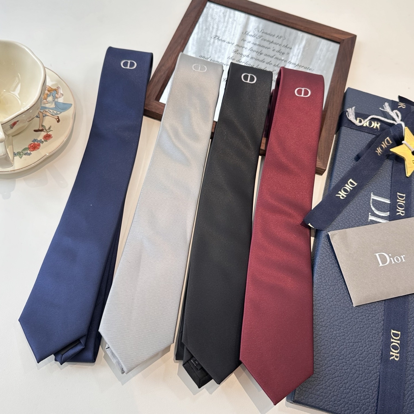 特价特 爆款到👏👏Do家新款领带  👔👔Dior男士【D家简约logo系列领带】，稀有😻😻展现精湛手工与