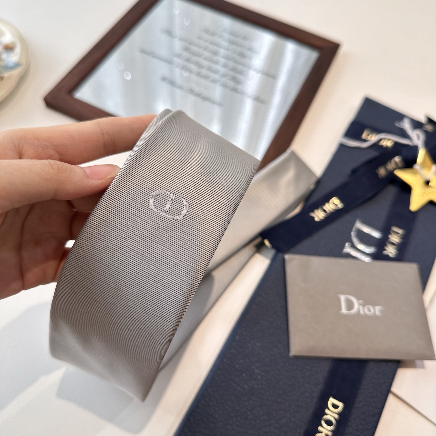 特价特 爆款到👏👏Do家新款领带  👔👔Dior男士【D家简约logo系列领带】，稀有😻😻展现精湛手工与