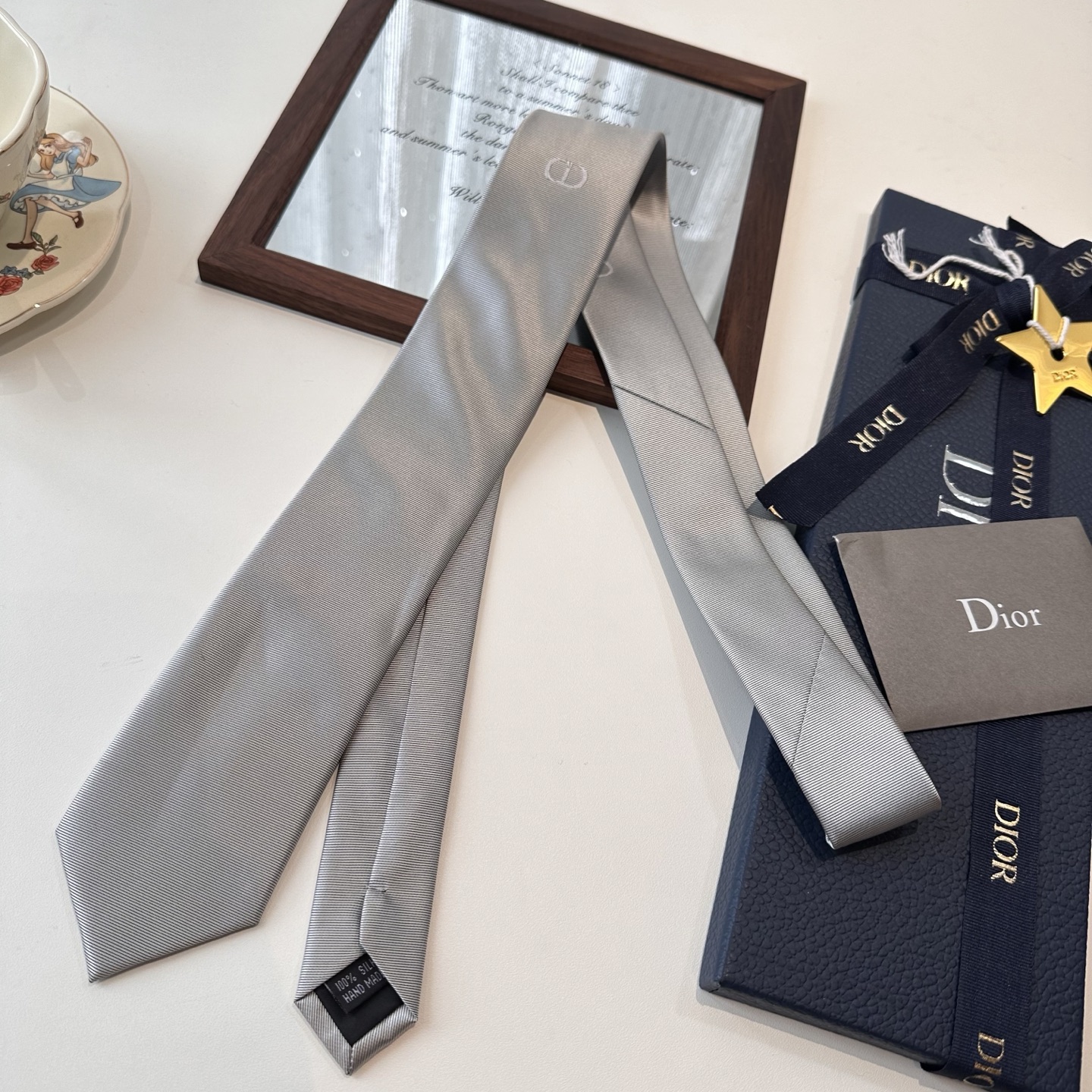 特价特 爆款到👏👏Do家新款领带  👔👔Dior男士【D家简约logo系列领带】，稀有😻😻展现精湛手工与
