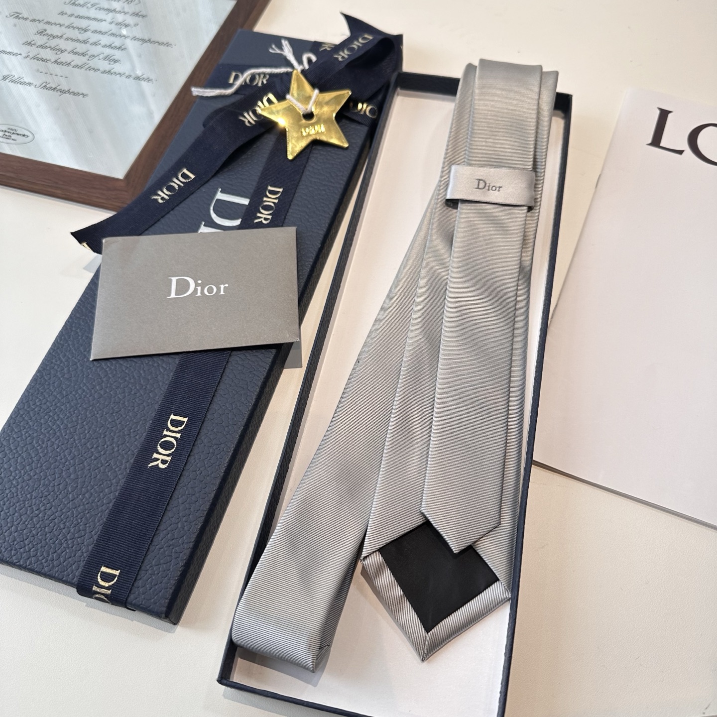 特价特 爆款到👏👏Do家新款领带  👔👔Dior男士【D家简约logo系列领带】，稀有😻😻展现精湛手工与