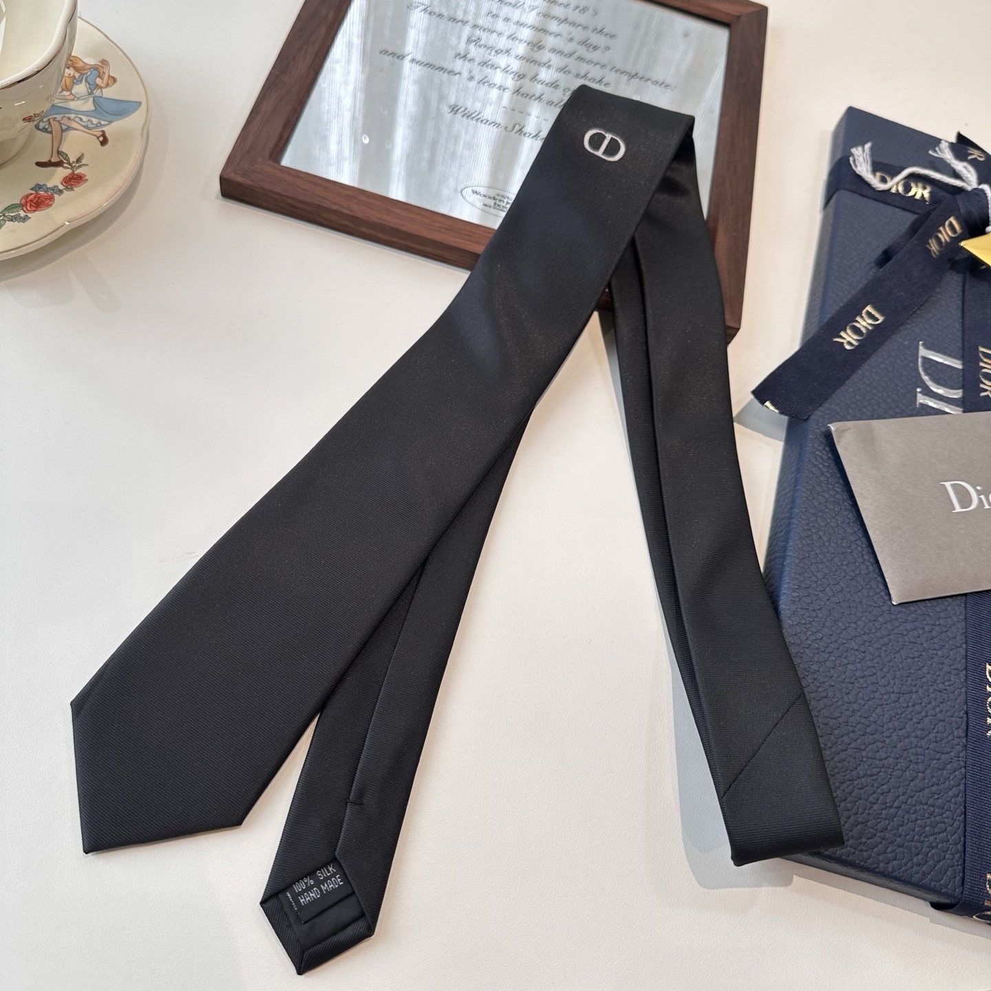 特价特 爆款到👏👏Do家新款领带  👔👔Dior男士【D家简约logo系列领带】，稀有😻😻展现精湛手工与
