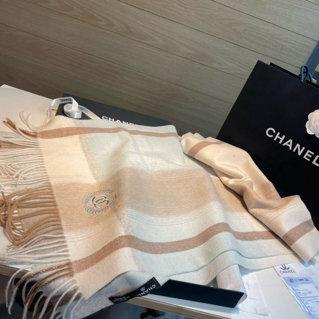  ▪Chanel · 香奈儿难得一见的温柔配色】重点推荐❗️高级舒适时髦气质，简约却又不简单，大牌范十足