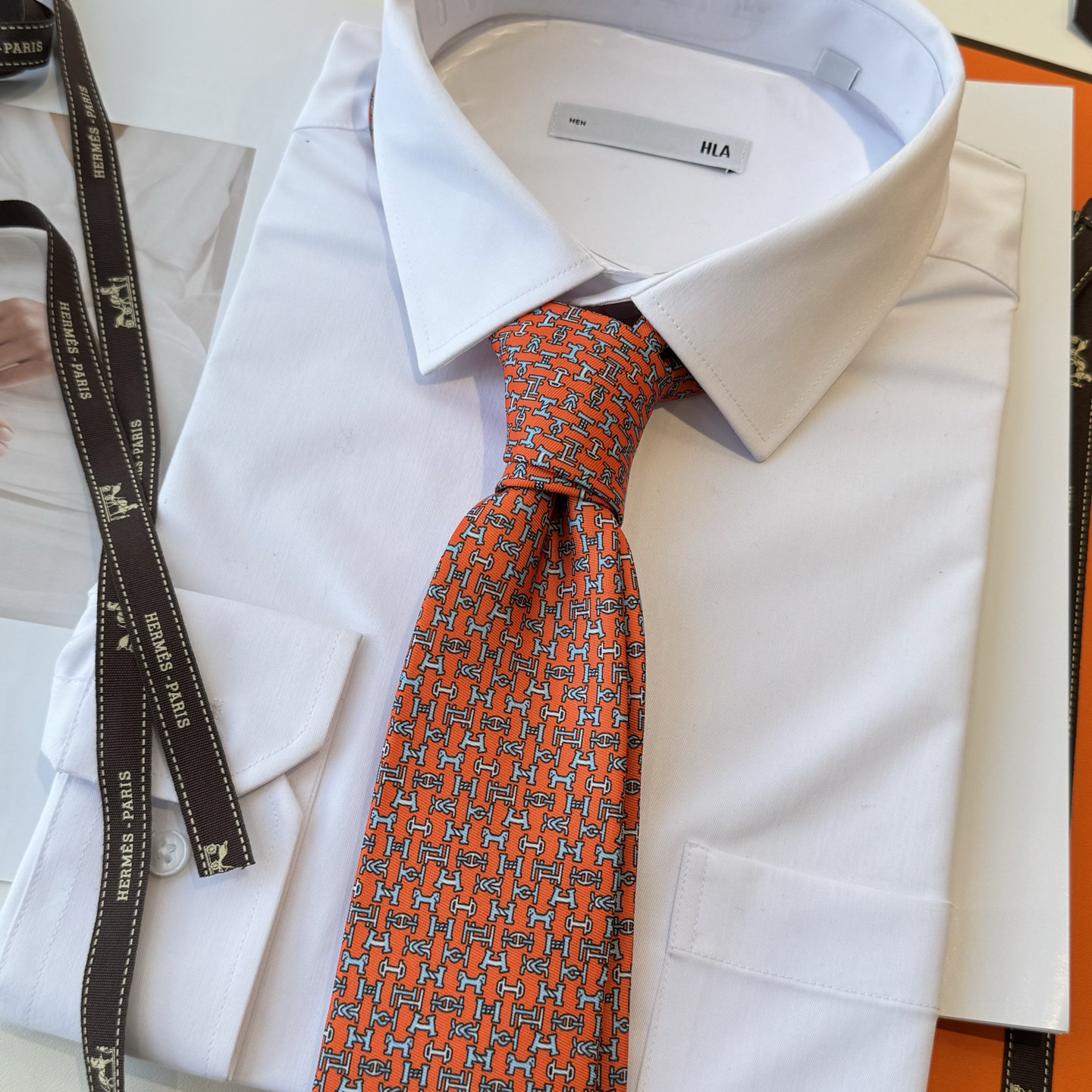 特价特 男士新款印花领带系列【百变搭扣领带】👔👔，稀有😻😻H家每年都有一千条不同印花的领带面世，从最初的