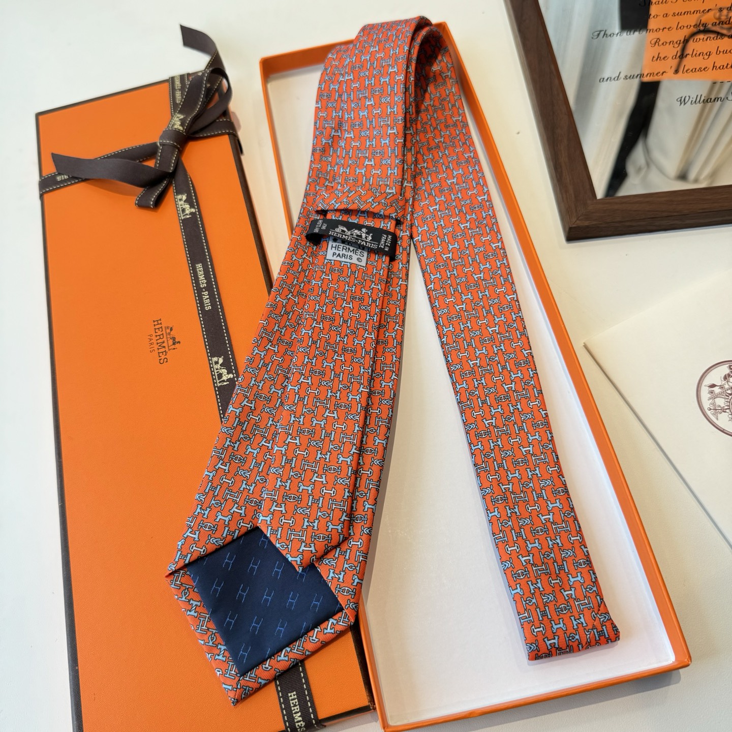 特价特 男士新款印花领带系列【百变搭扣领带】👔👔，稀有😻😻H家每年都有一千条不同印花的领带面世，从最初的