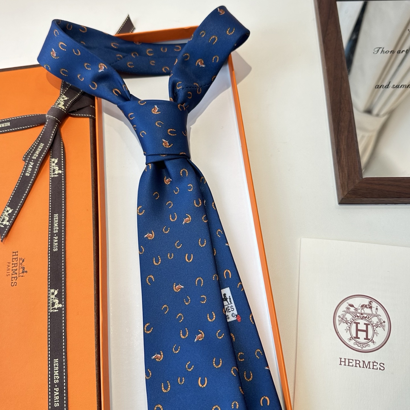 特价特 男士新款印花领带系列【出奇制胜】👔👔，稀有😻😻H家每年都有一千条不同印花的领带面世，从最初的多以