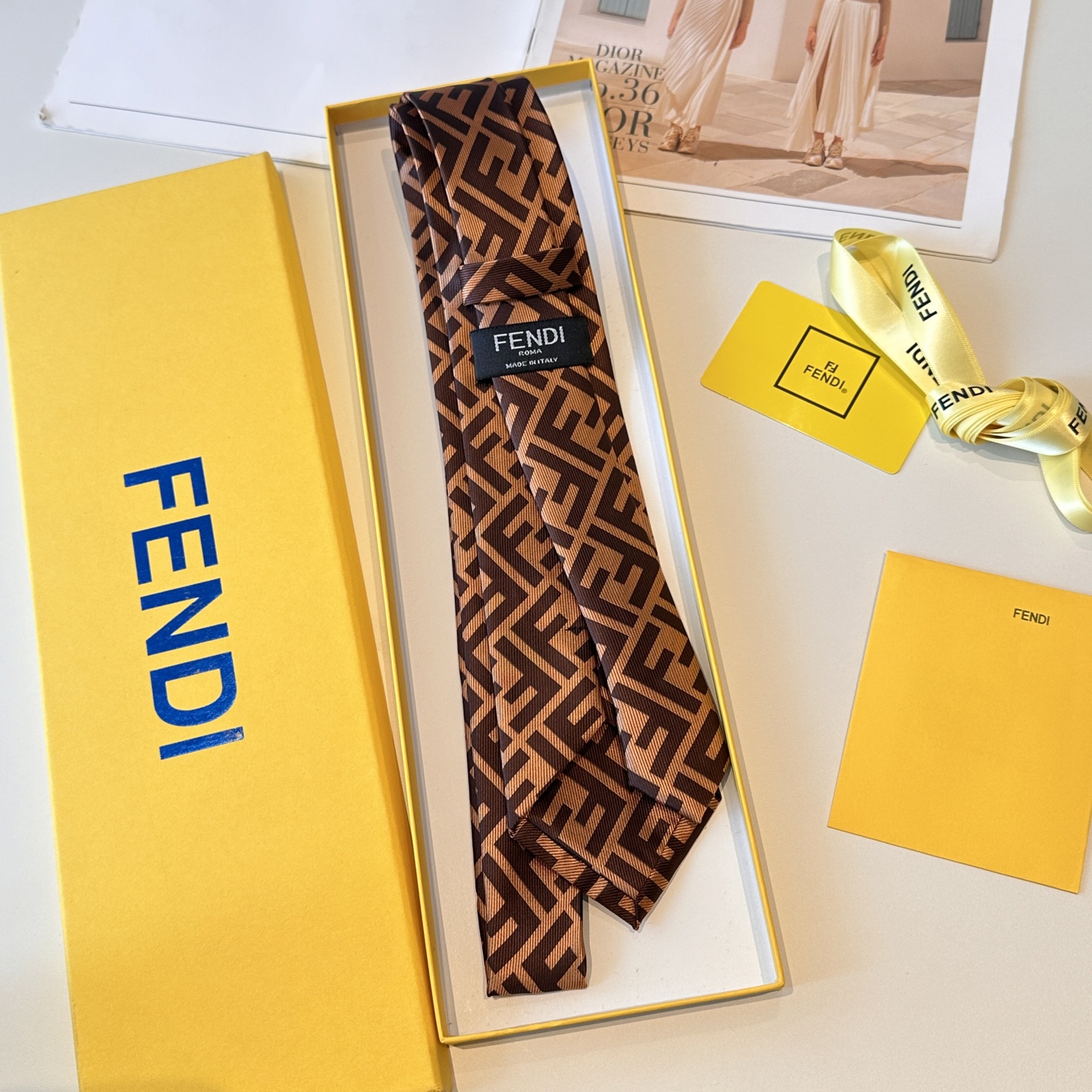 特价特 👏👏 这款绝了，实物真的很美，男士芬迪爆款领带👔👔，稀有😻😻展现精湛手工与时尚优雅的理想选择，这